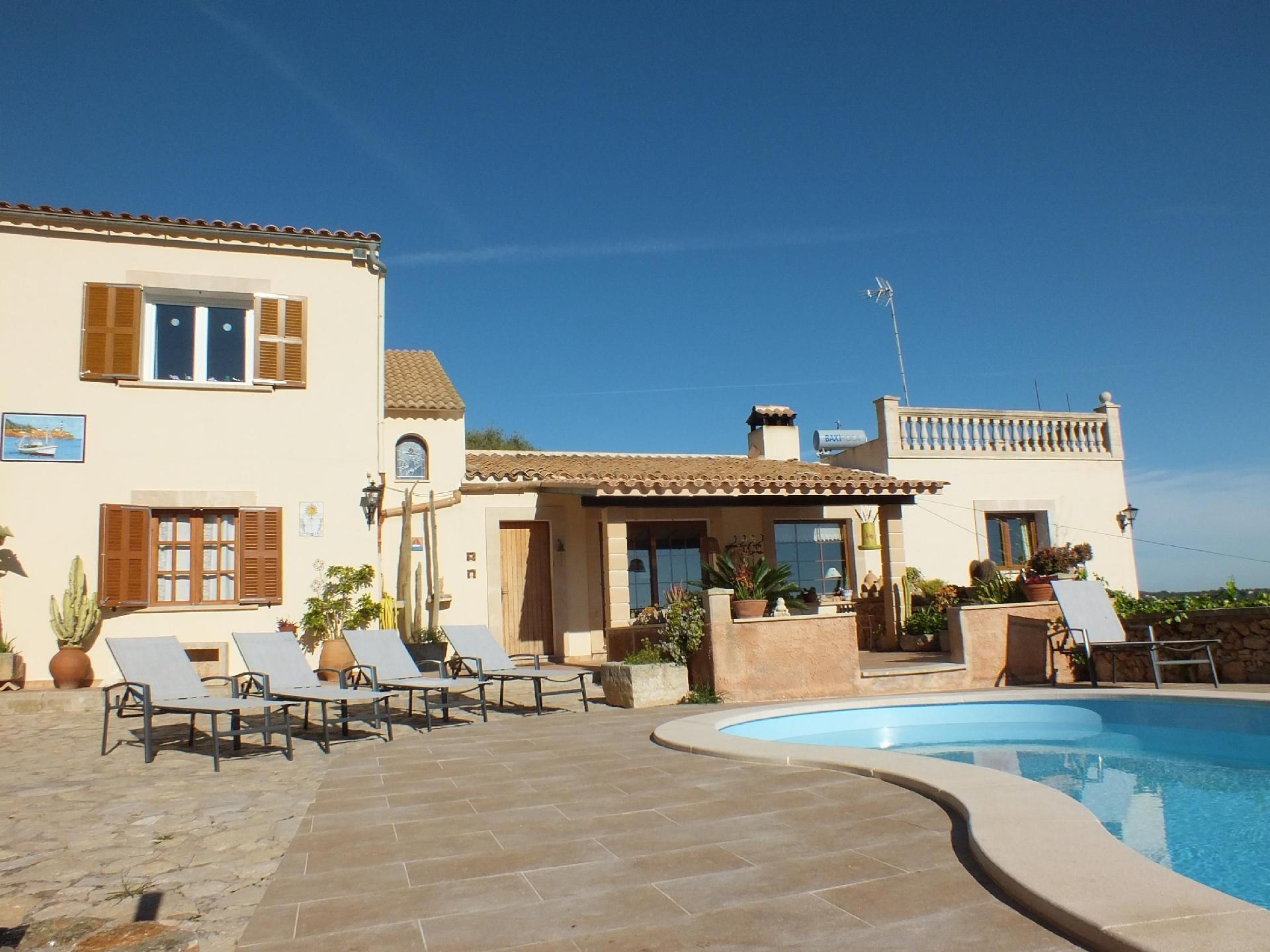 Geräumiges, komplett eingerichtetes Landhaus    Mallorca Ostküste