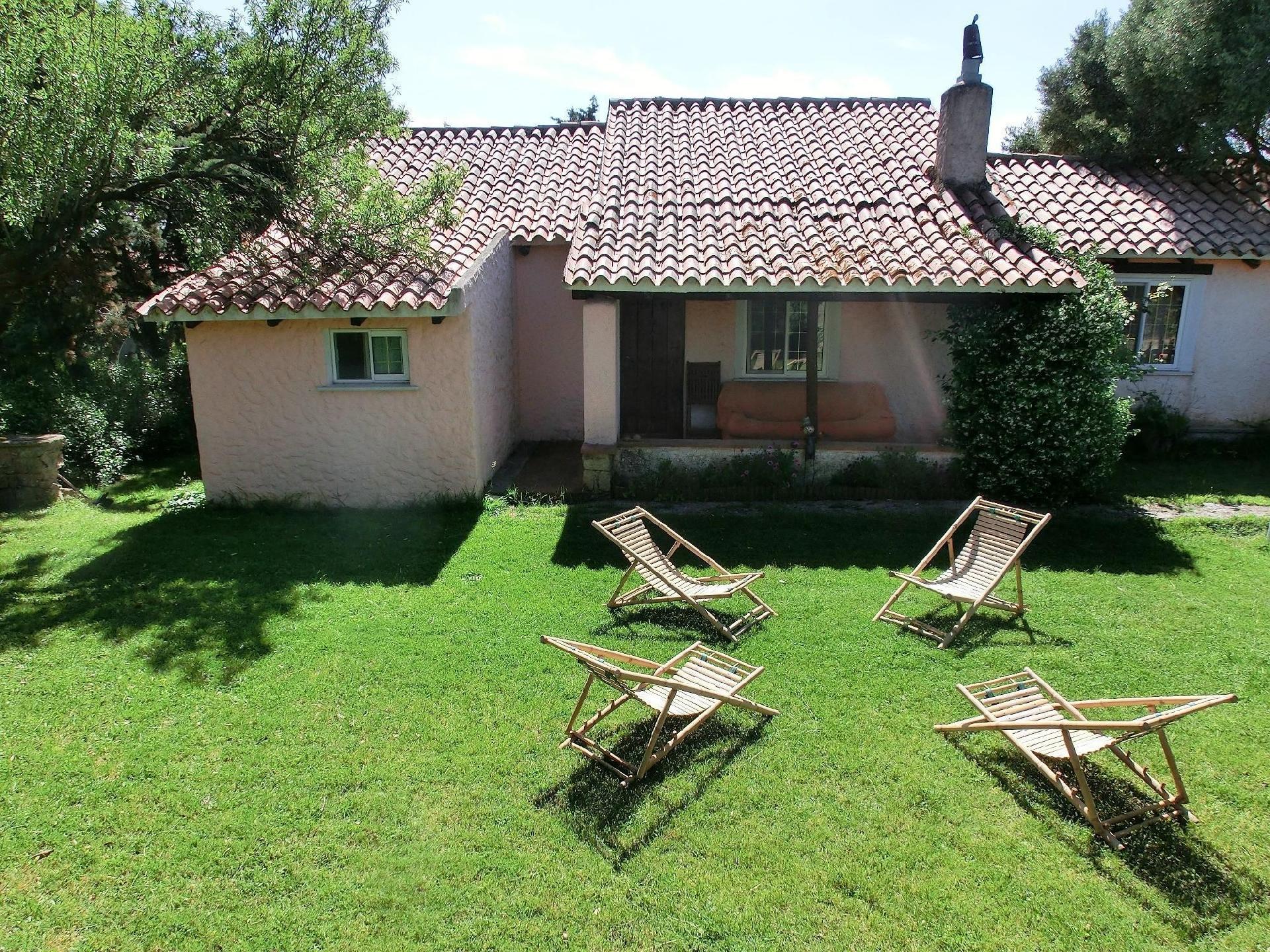 Landhaus mit Terrasse, Garten und kleinem Pool, et Ferienhaus in Italien