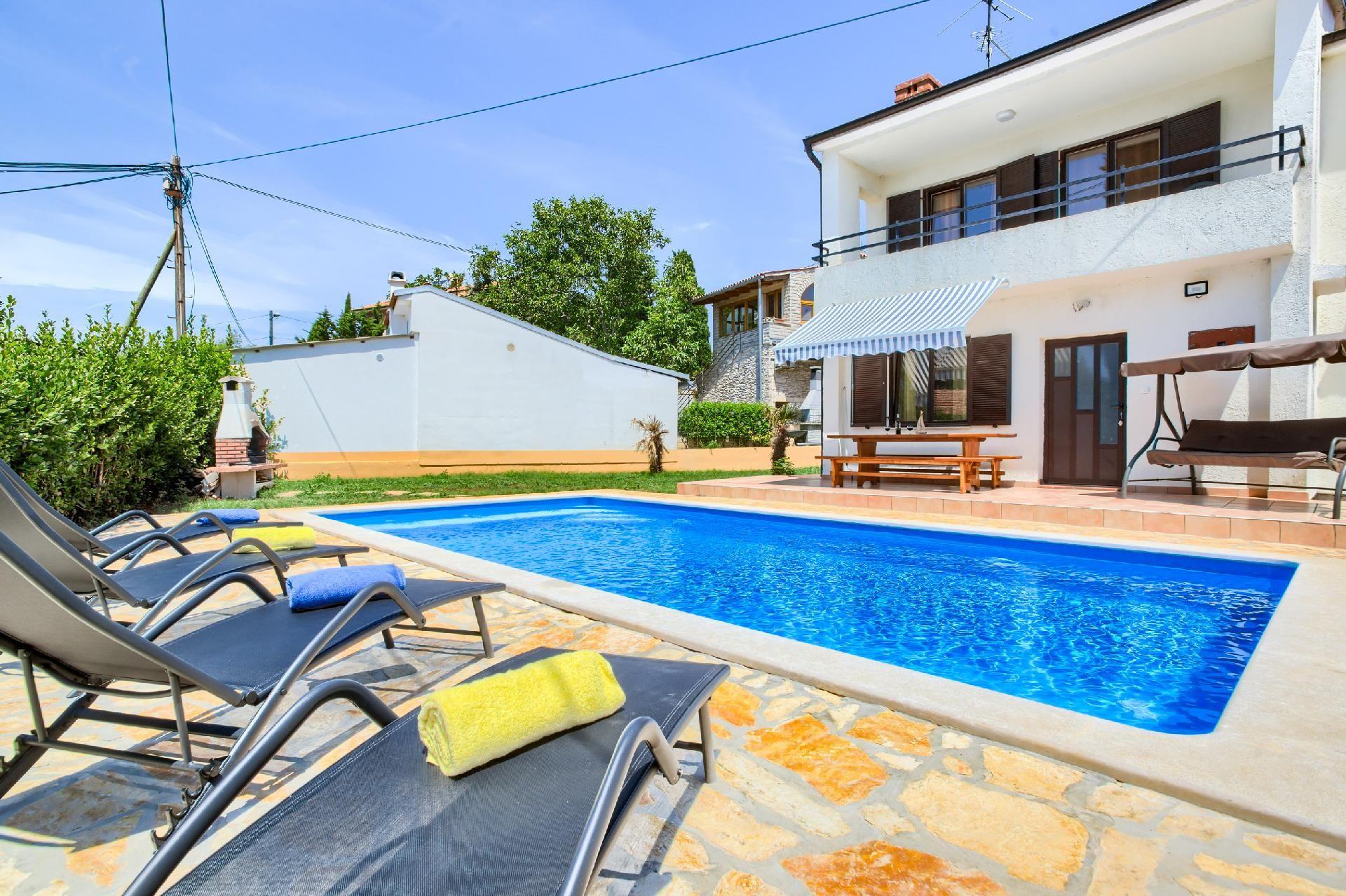 Umfriedetes Ferienhaus mit privater Schwimbad, Son Ferienhaus in Istrien