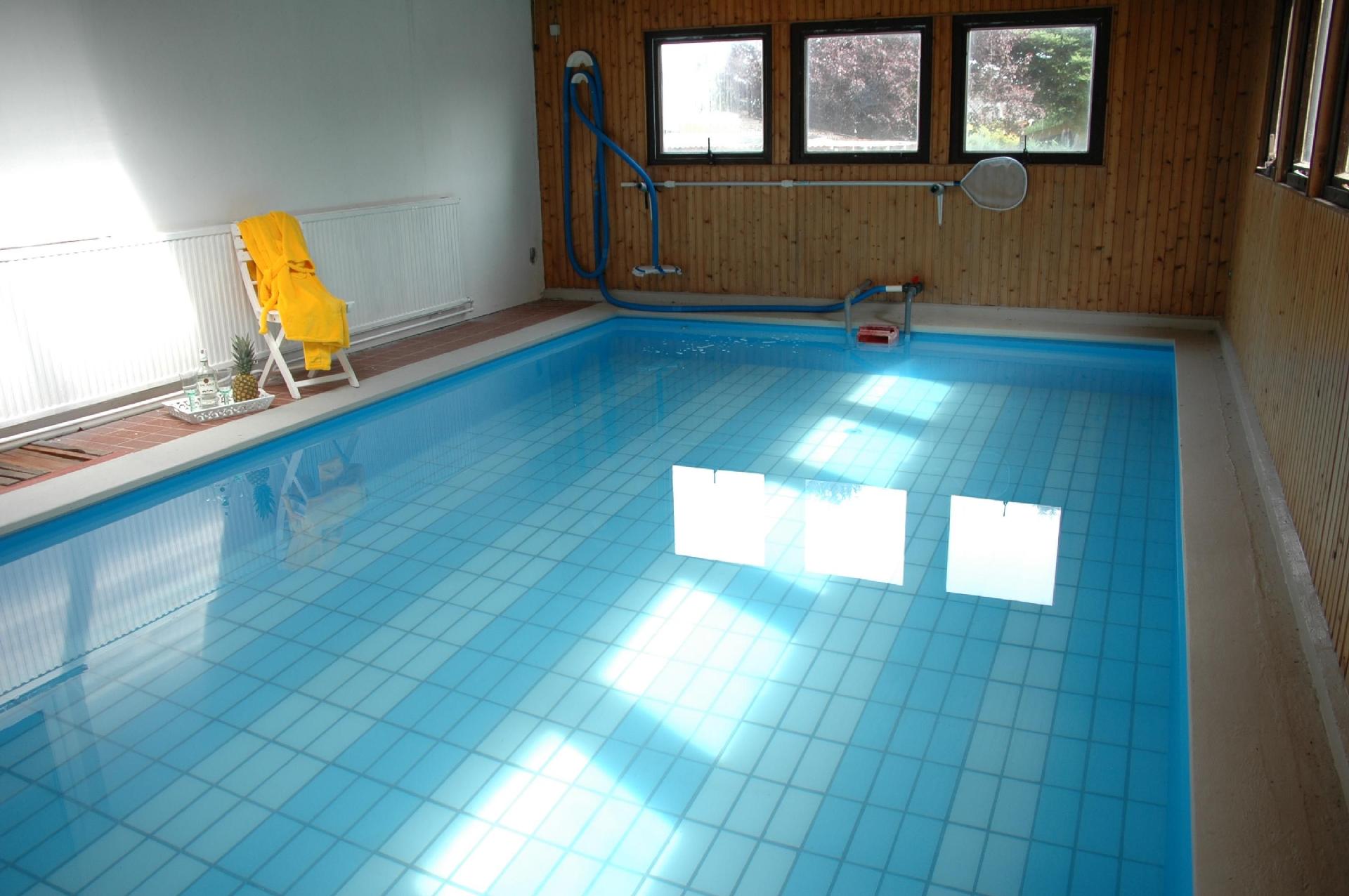 Komfortables, helles Ferienhaus mit Indoor-Pool un  an der Nordsee