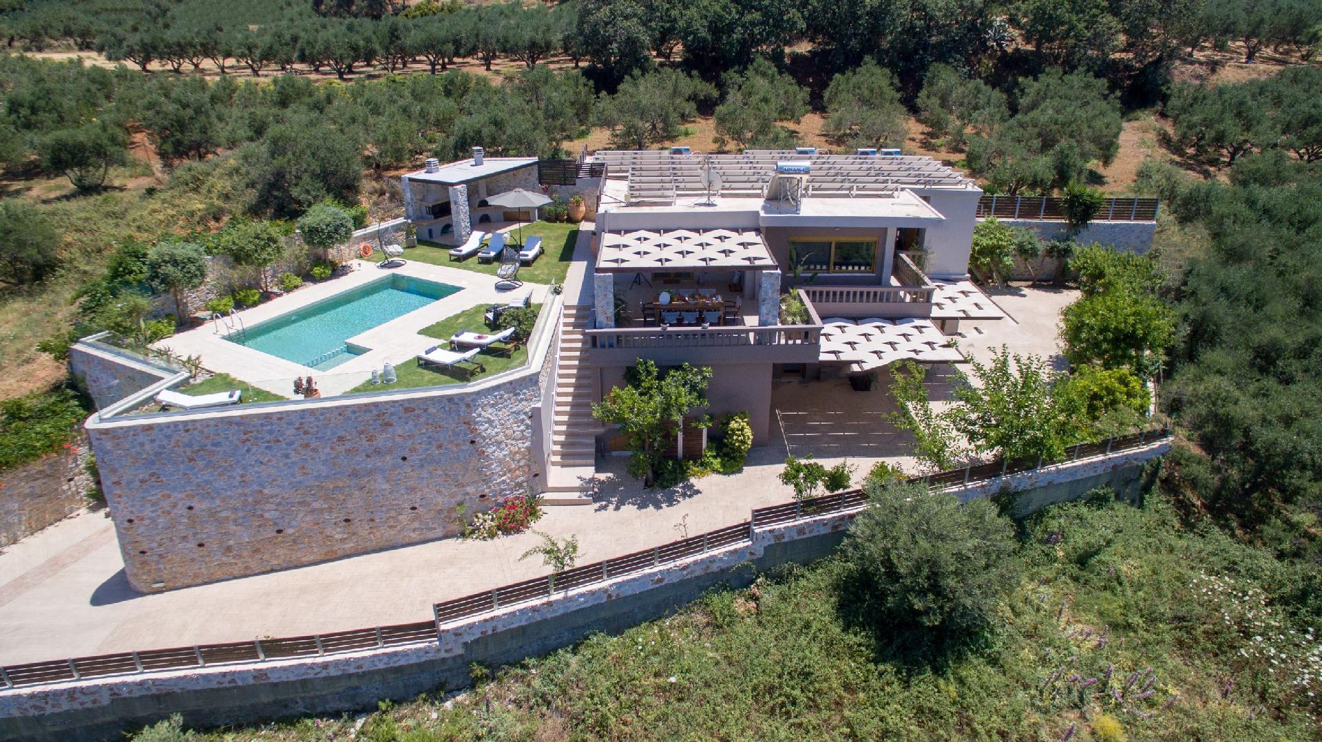 Deluxe-Villa mit Garten, Terrasse und privatem, be Ferienhaus in Griechenland