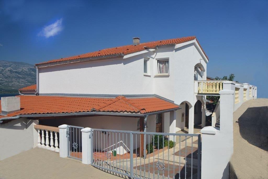 Ferienwohnung für vier Personen mit Terrasse Ferienhaus in Dalmatien