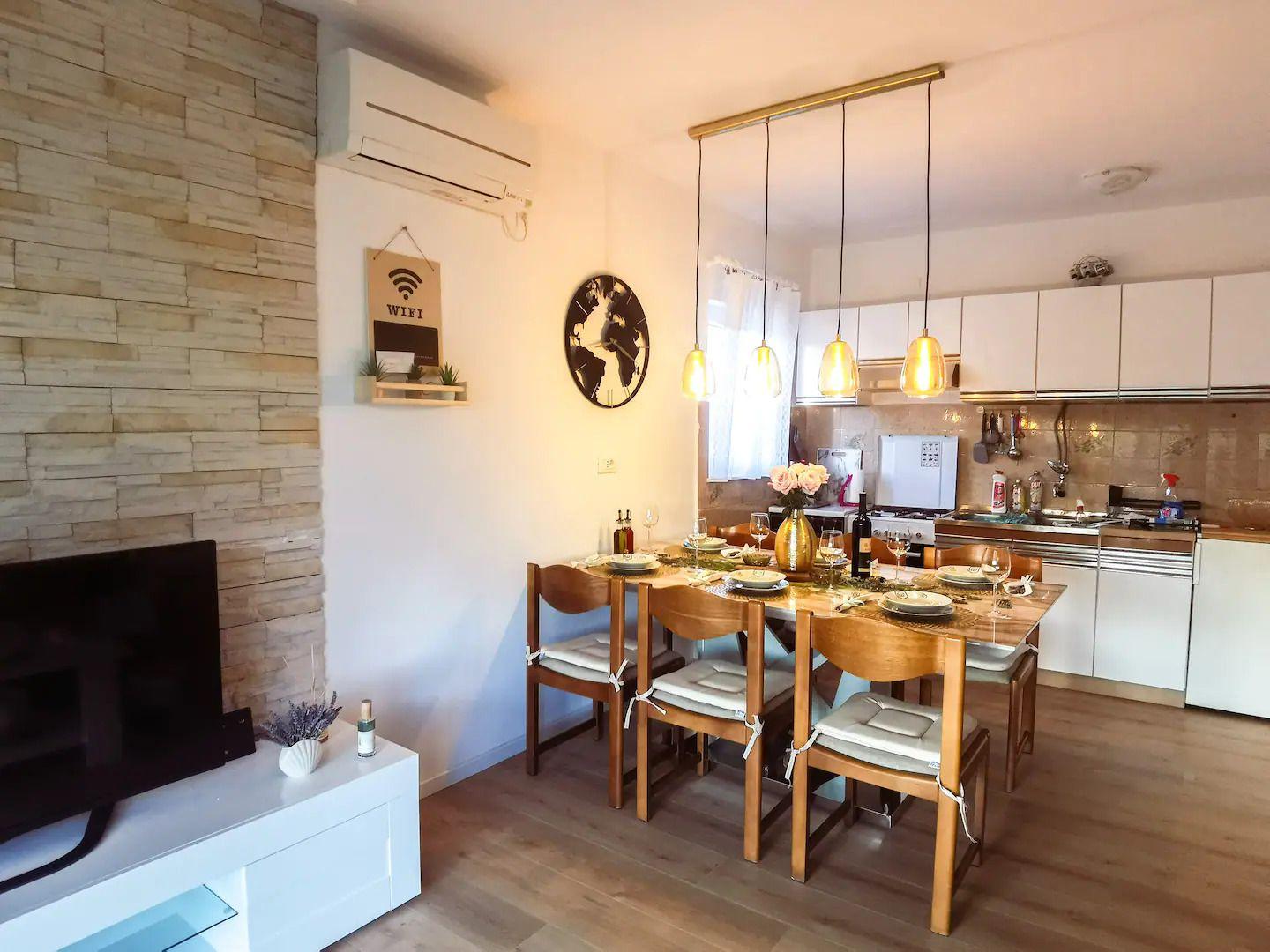 Ferienwohnung für 6 Personen ca. 75 m² i Ferienhaus  Split Riviera