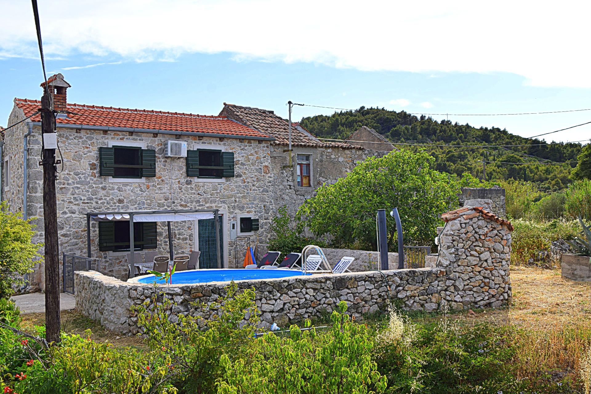 Ferienhaus in Dobropoljana mit Privatem Pool Ferienhaus in Dalmatien