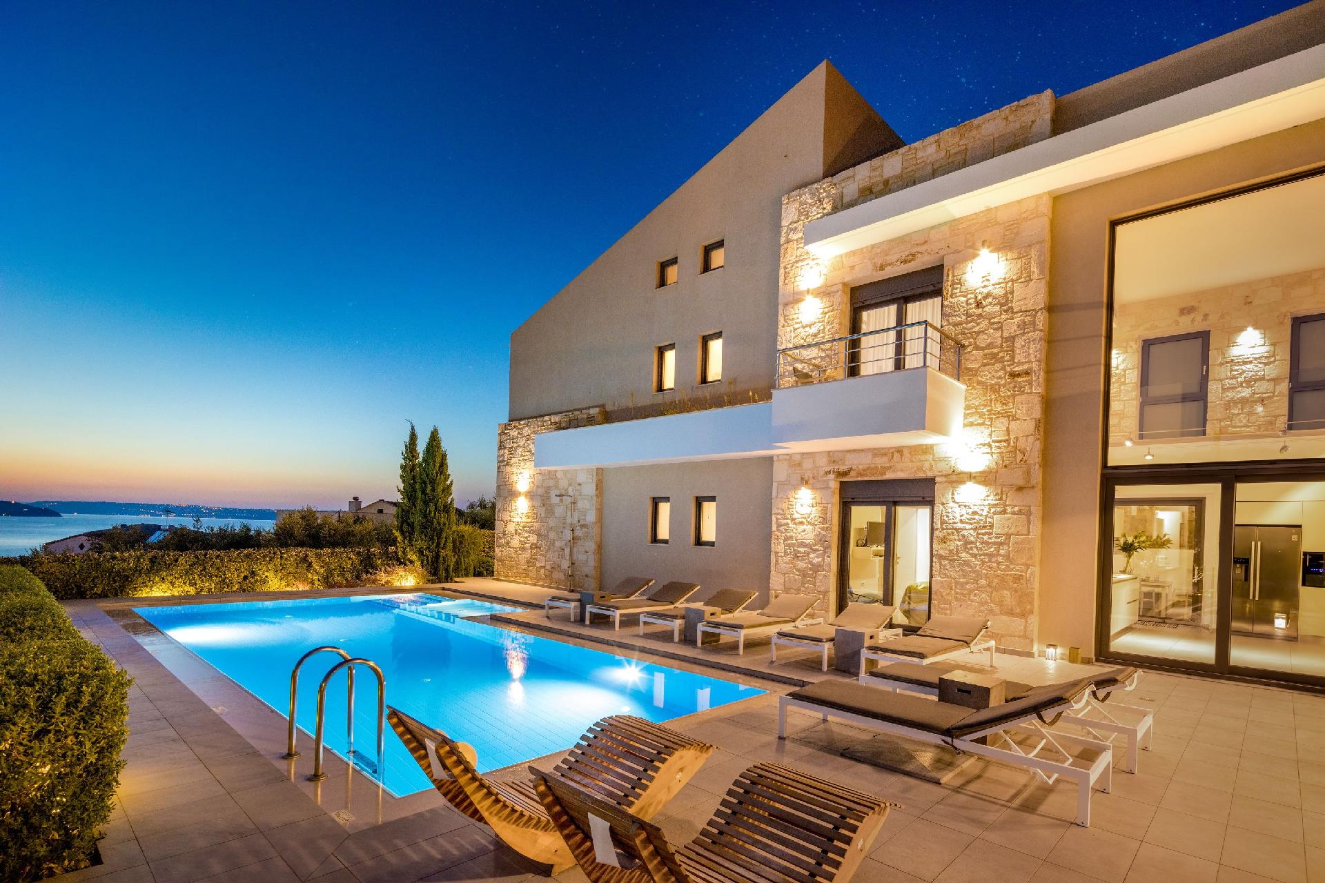 Große, luxuriöse Villa mit Pool und Gar Ferienhaus in Griechenland