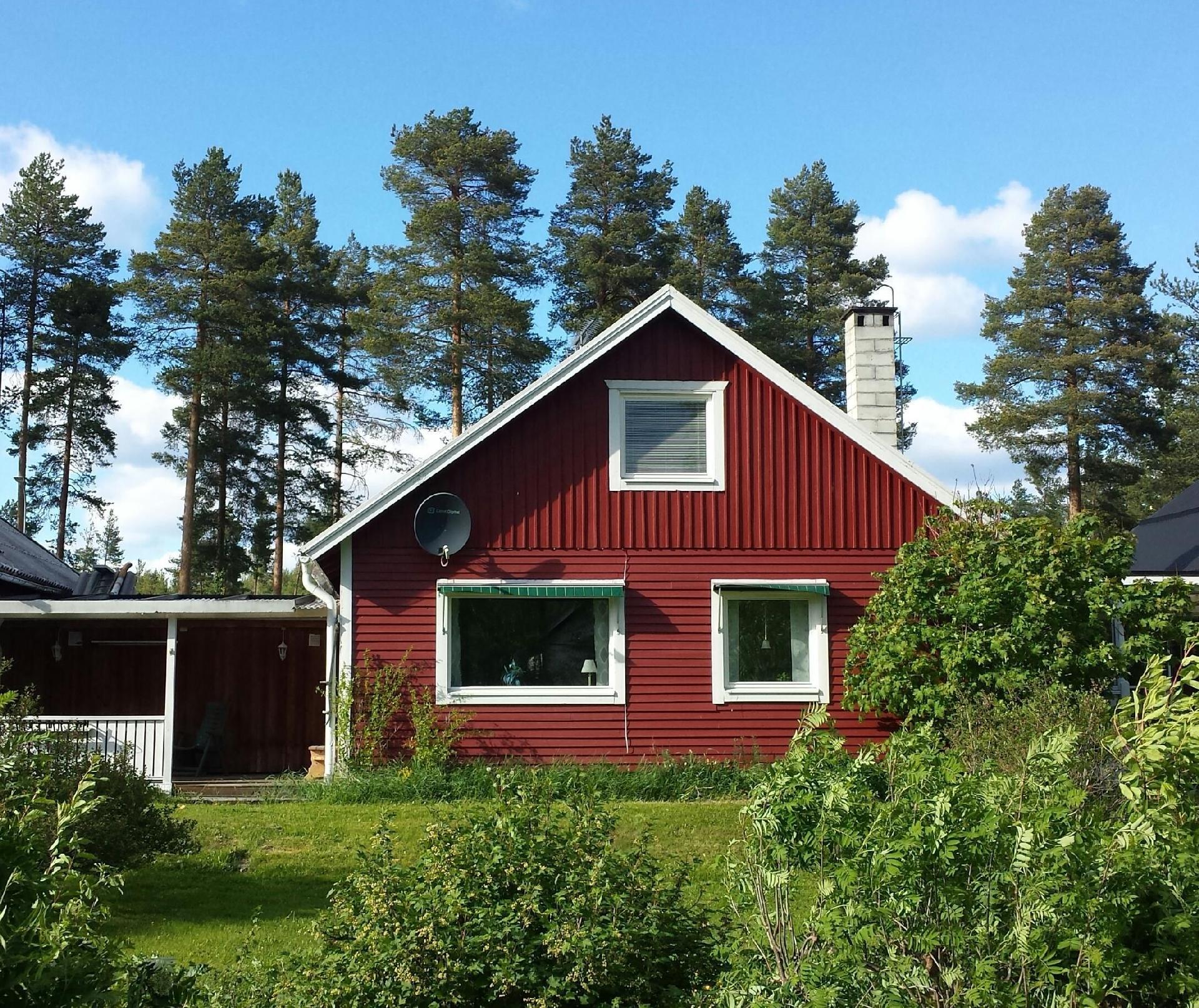Geräumiges Ferienhaus mit Sauna Garten Veranda und Garage ganz in der Nähe vom Storforsen Schwedens größten Stromschnellen