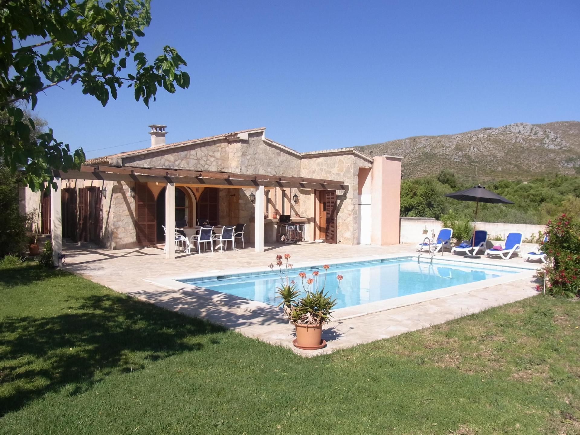 Alleinstehende Finca mit Pool, komfortabler Einric Ferienhaus  Mallorca Ostküste