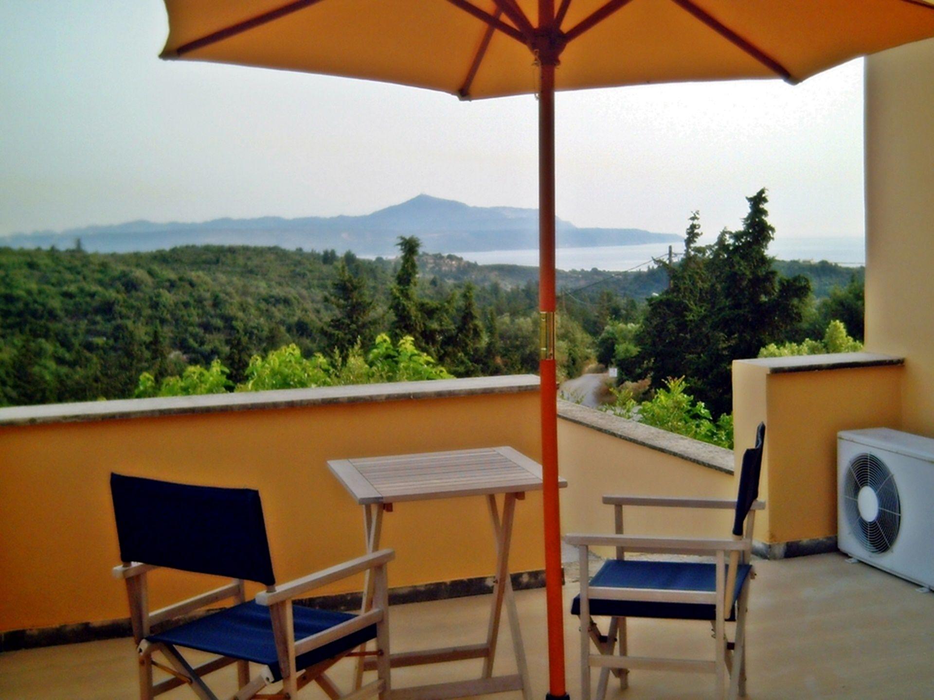 Ferienhaus mit Terrasse und Balkon Ferienhaus in Griechenland