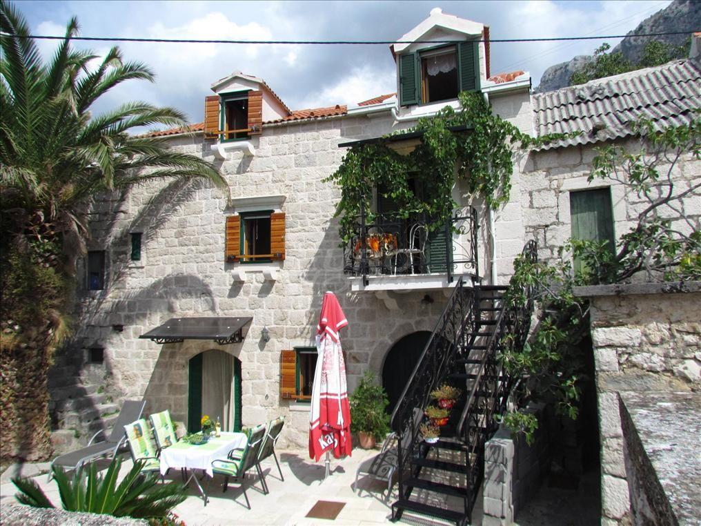 Ferienhaus mit Terrasse für fünf Persone Ferienhaus  Makarska Riviera