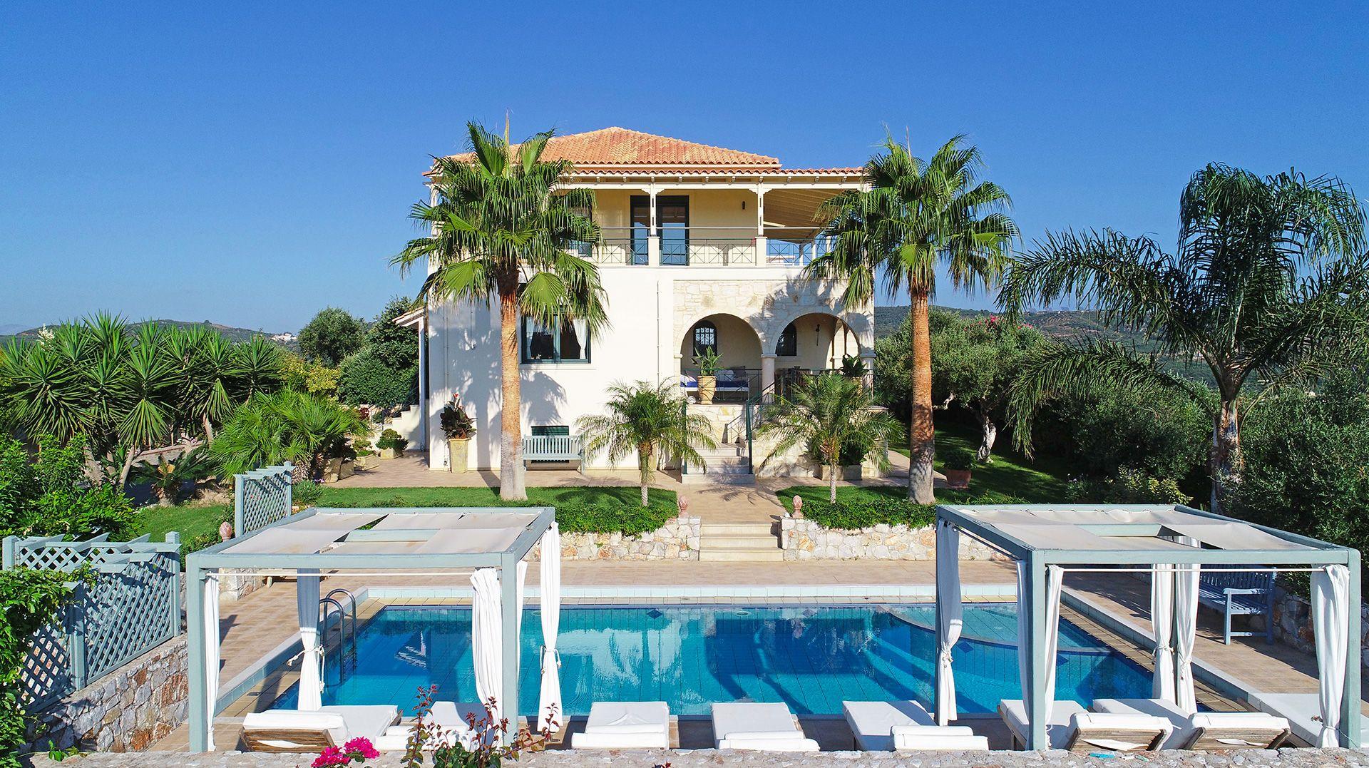 Luxuriöses Ferienhaus mit Pool und Meerblick  Ferienhaus in Griechenland