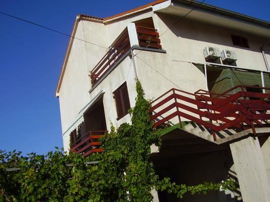 Ferienwohnung mit Balkon für vier Personen Ferienhaus  Insel Murter