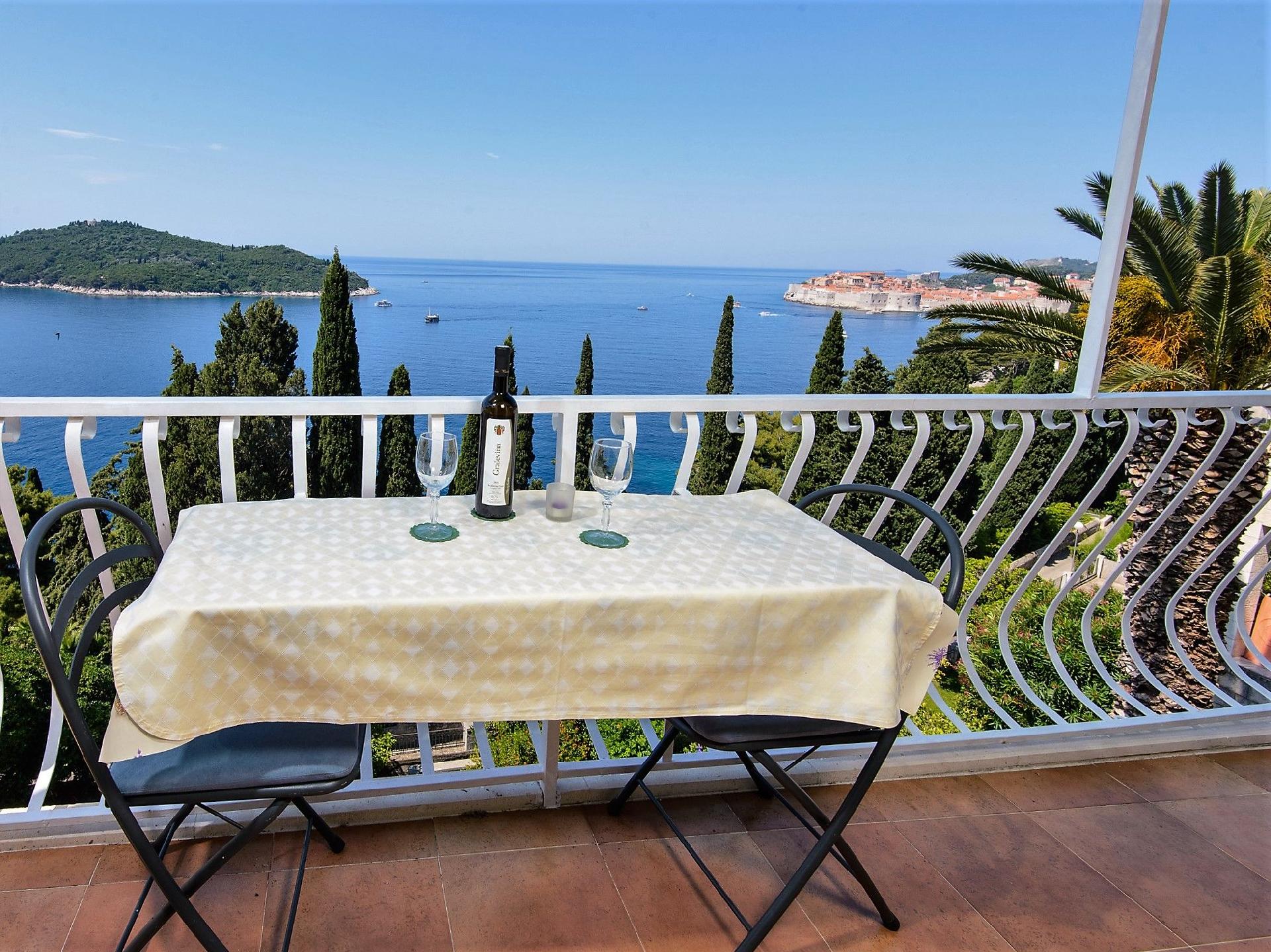 Ferienwohnung für 3 Personen  + 1 Kind ca. 60 Ferienhaus  Dubrovnik