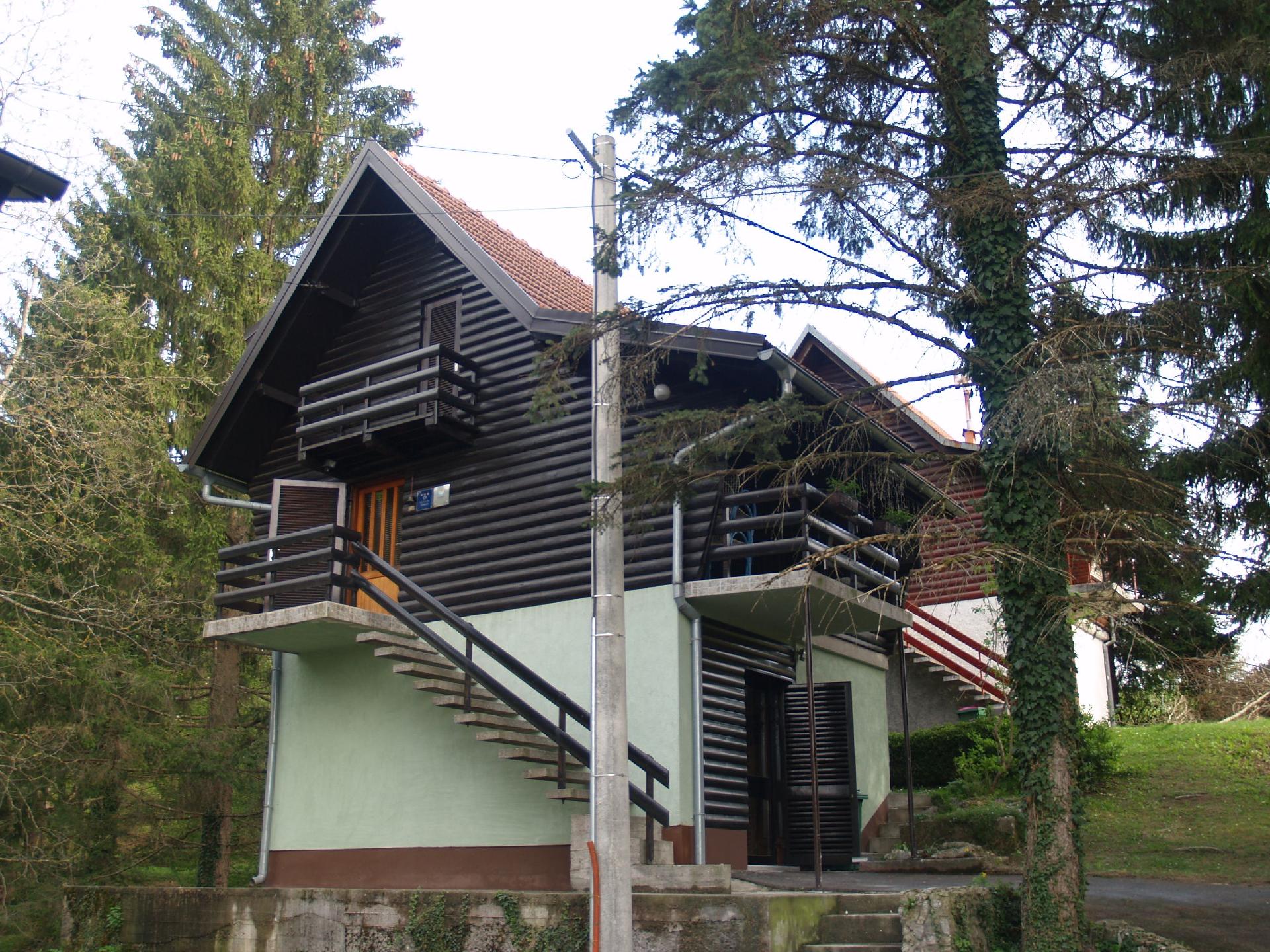 Gemütliches Ferienhaus in Hajdine mit Kleiner Ferienhaus in Kroatien
