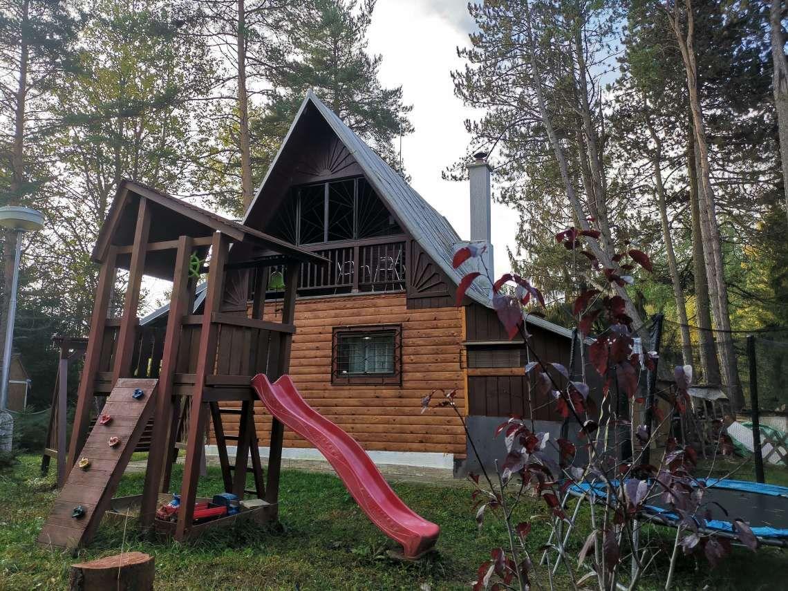 Idyllische Naturhütte mit überdachter Te Ferienhaus in Slowakei