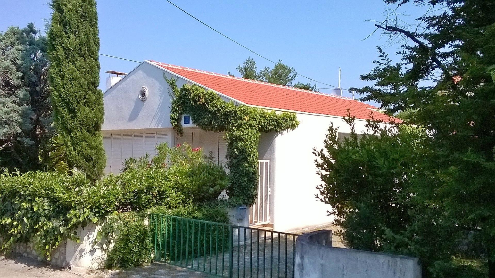 Nettes Ferienhaus in Jadranovo mit Privater Terras Ferienhaus 