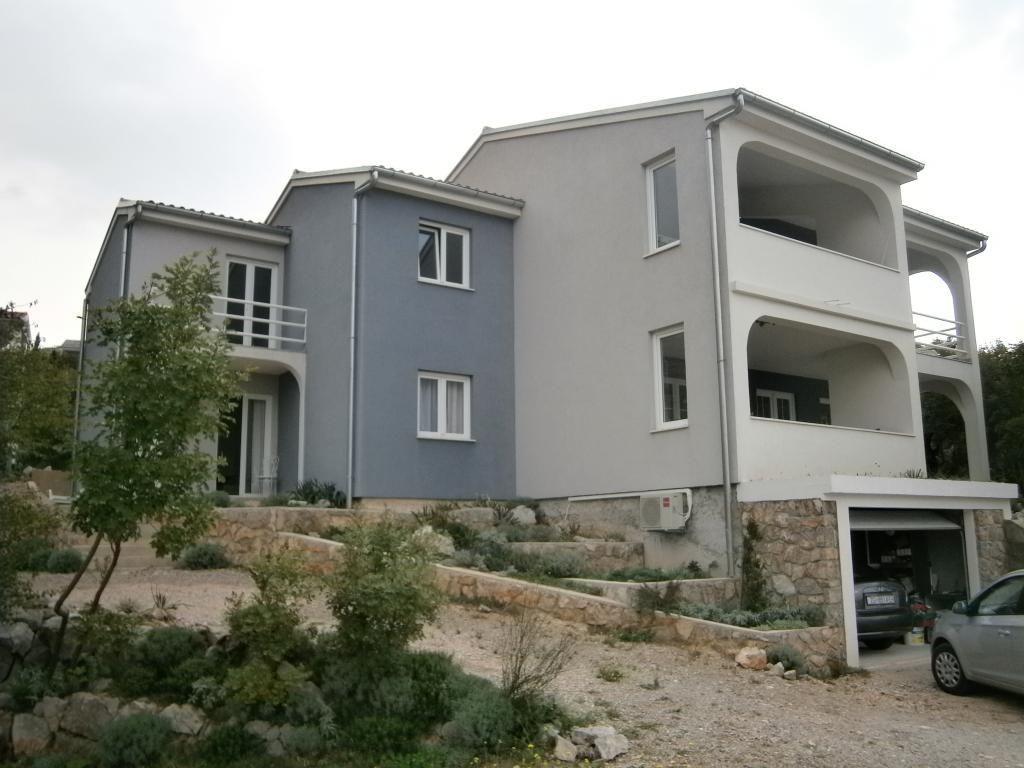 Appartement in Klenovica mit Terrasse, Garten und  Ferienhaus in Kroatien
