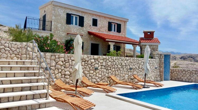 Ferienhaus mit Terrasse und Pool, strandnah und ru Ferienhaus  kroatische Inseln