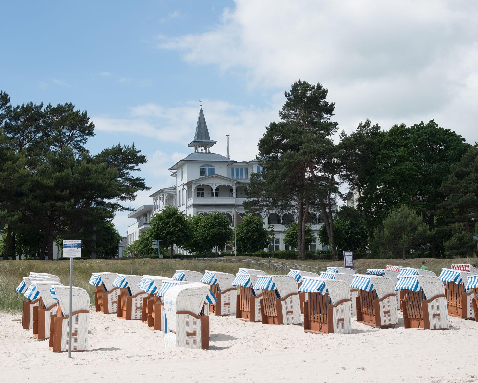 Ferienwohnung mit Terrasse, kleinem Vorgarten und  Ferienwohnung  Mecklenburger Ostseeküste