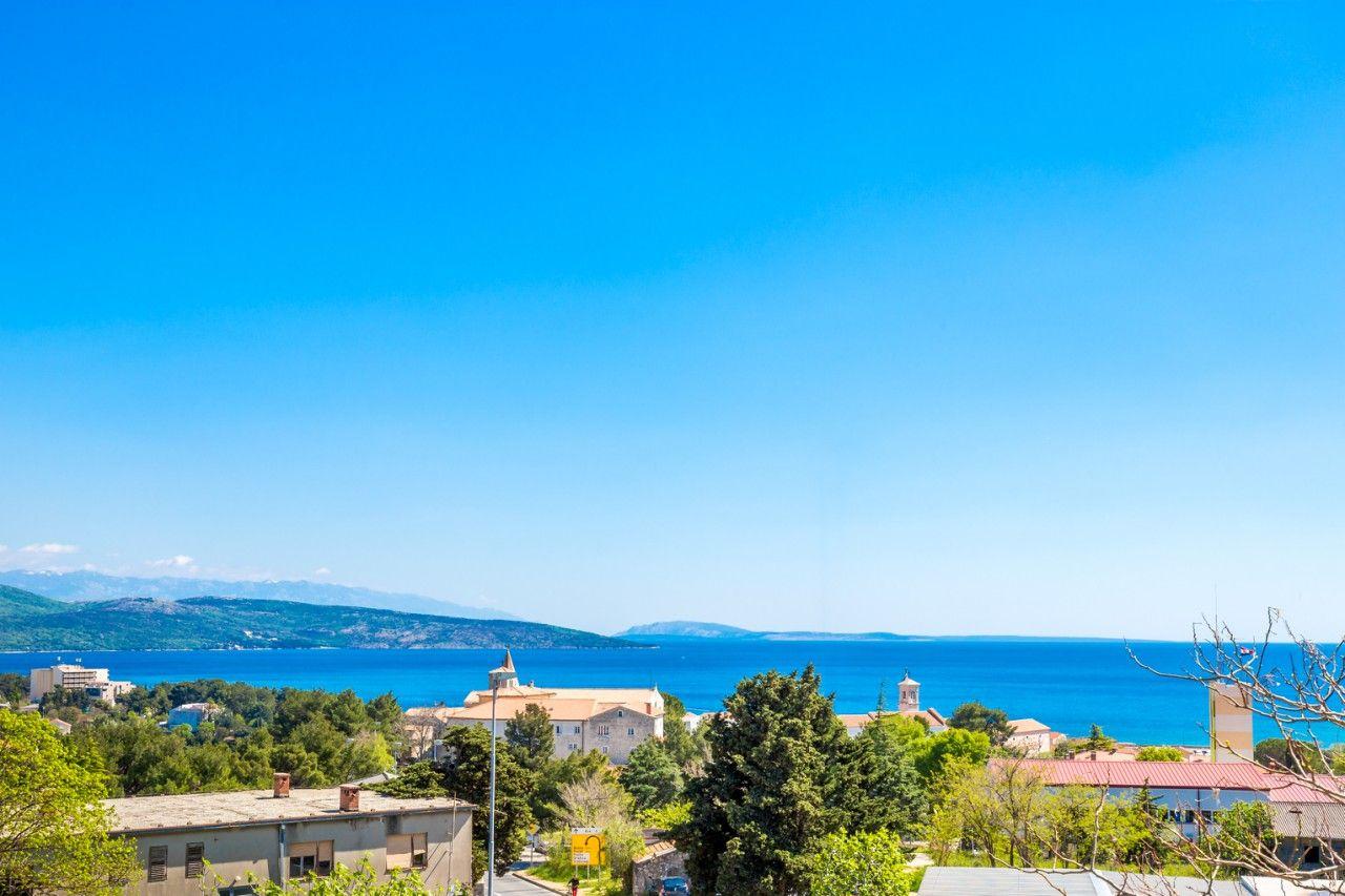 Geräumige Wohnung in Krk mit Garten und Terra Ferienhaus  kroatische Inseln
