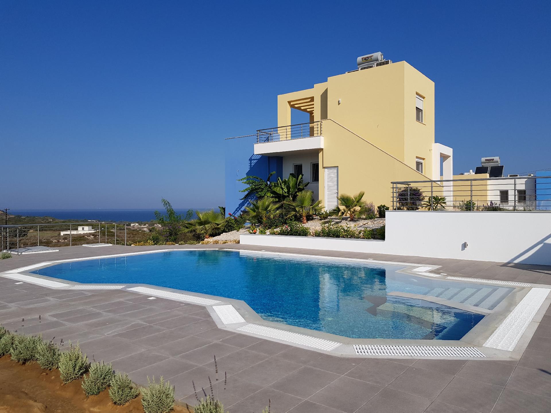 Modernes Ferienhaus mit Sonnenterrasse, Pool, Gril  in Griechenland