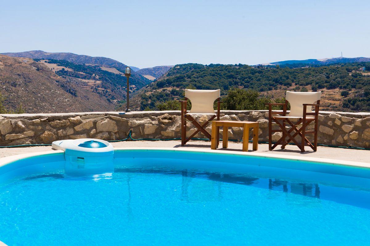 Ferienhaus mit Privatpool für 7 Personen ca.  Ferienhaus  Kreta Nord