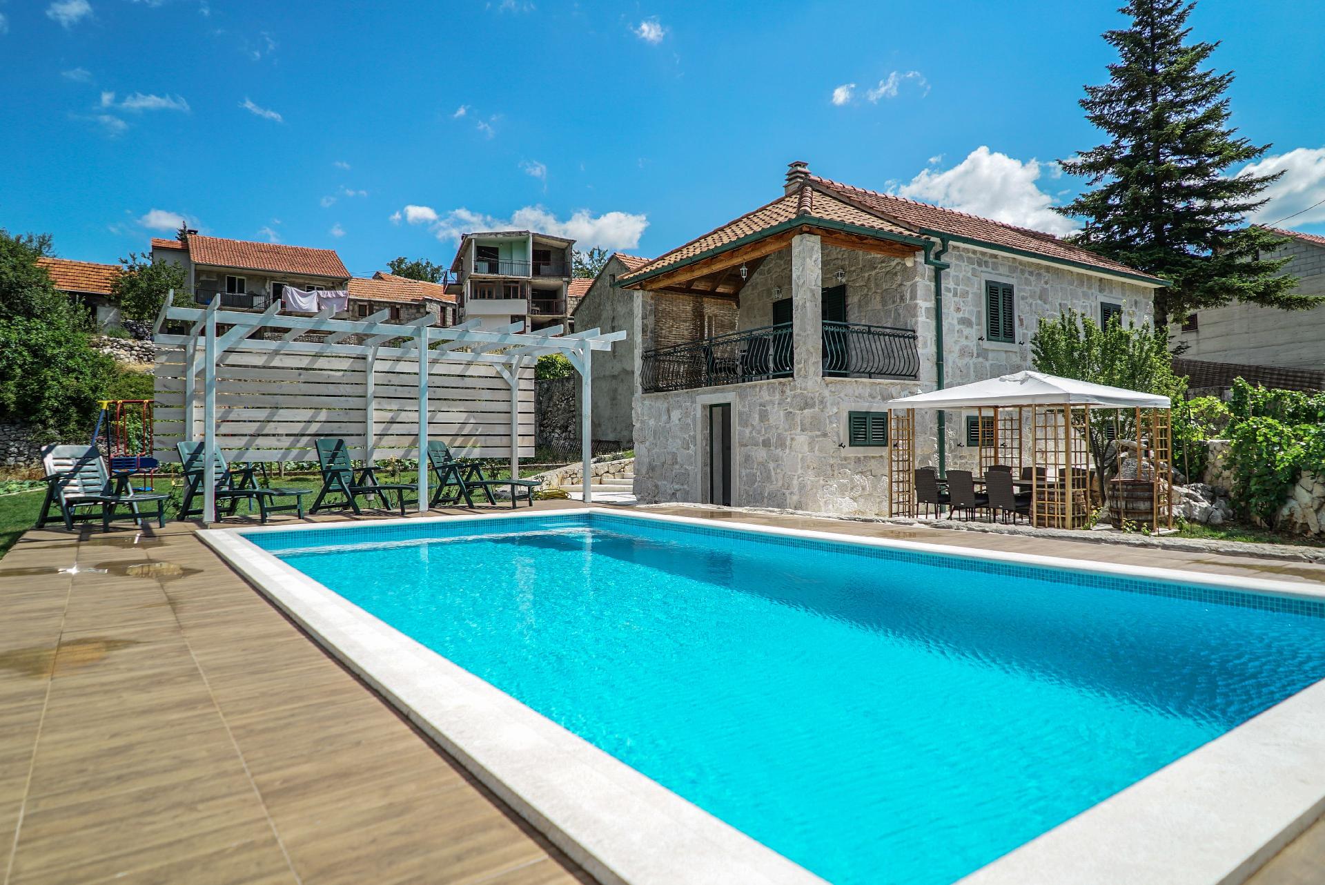 Ferienhaus in Zagvozd mit Privatem Pool  