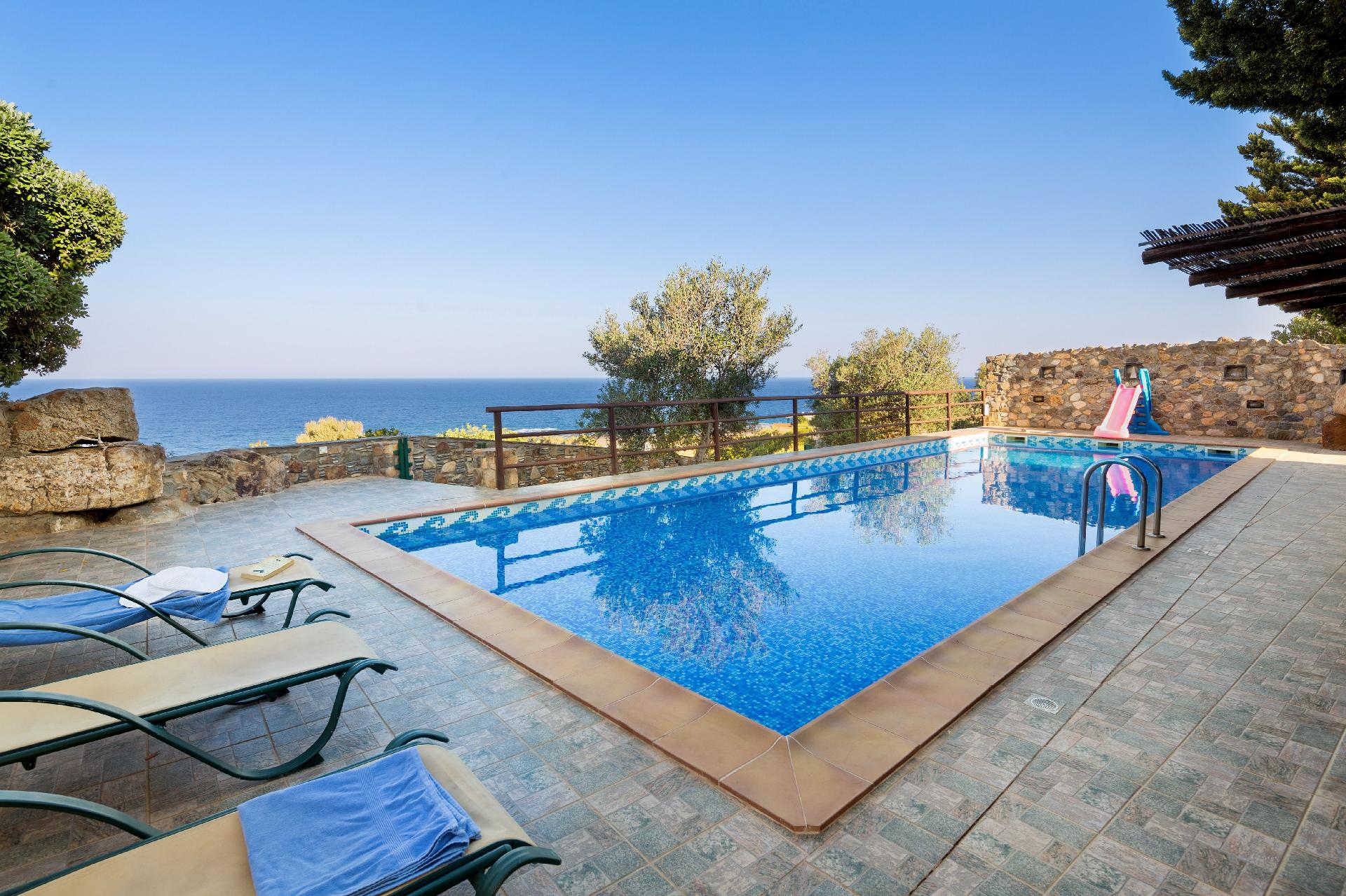 Ferienhaus mit Privatpool für 9 Personen ca.  Ferienhaus in Griechenland