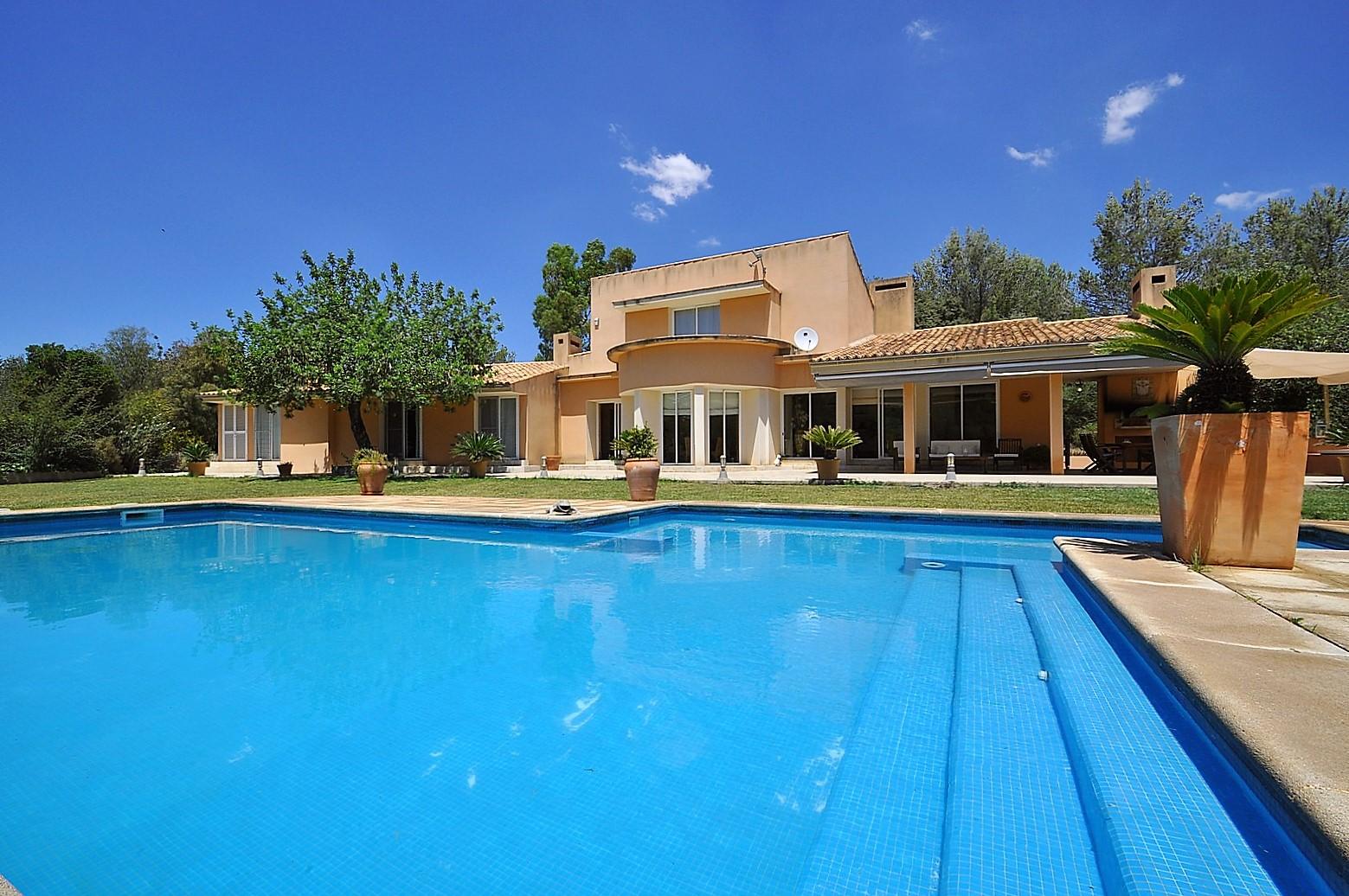 Villa SA ROTA con piscina y pista de tenis privada
