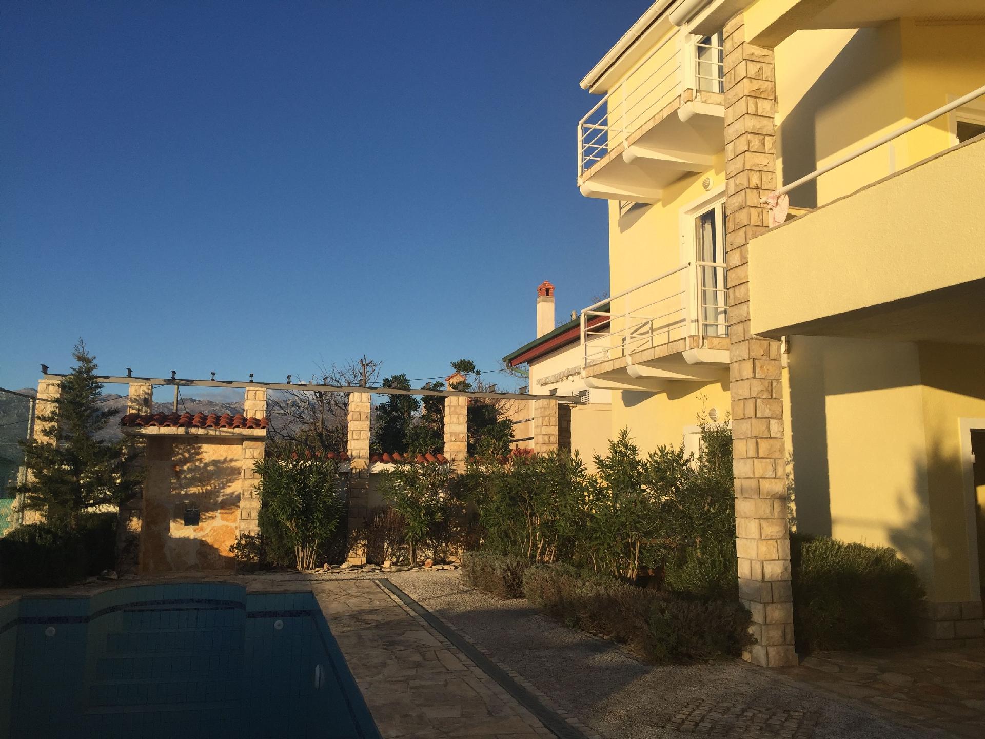 Ferienwohnung für vier Personen mit Balkon im Ferienhaus in Dalmatien