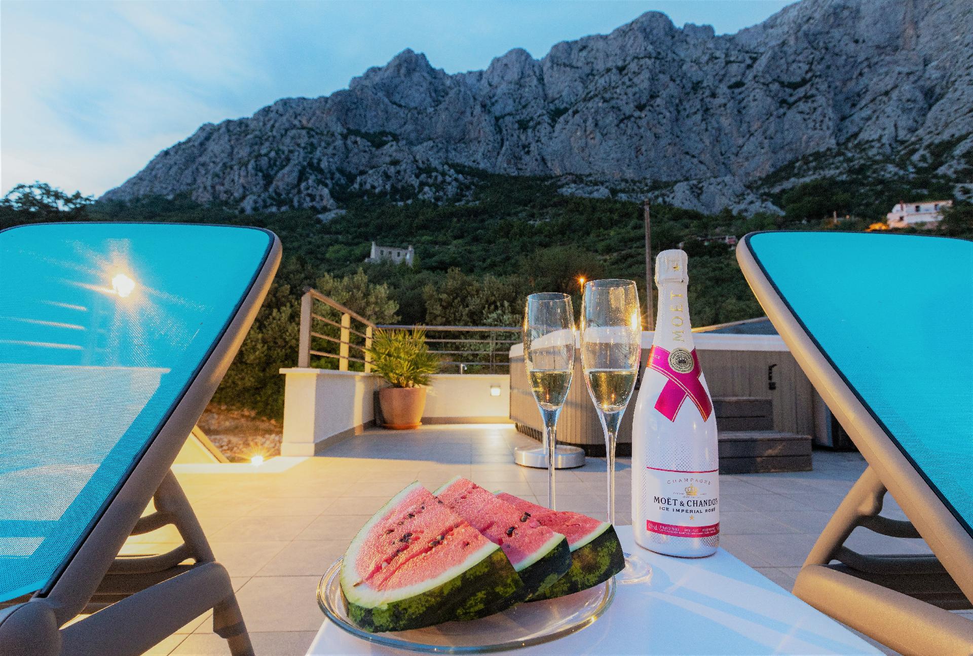 Ferienhaus mit Privatpool für 6 Personen ca.  Ferienhaus in Dalmatien