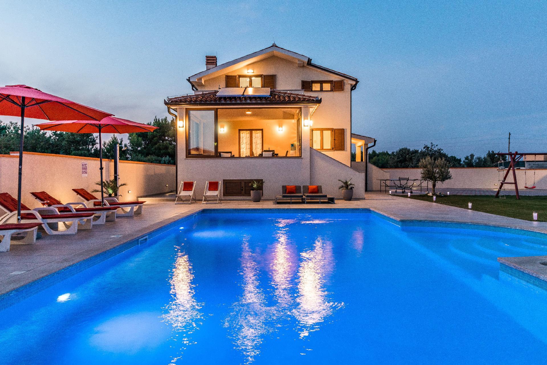 Nettes Ferienhaus in Pomer mit Privatem Pool  in Kroatien
