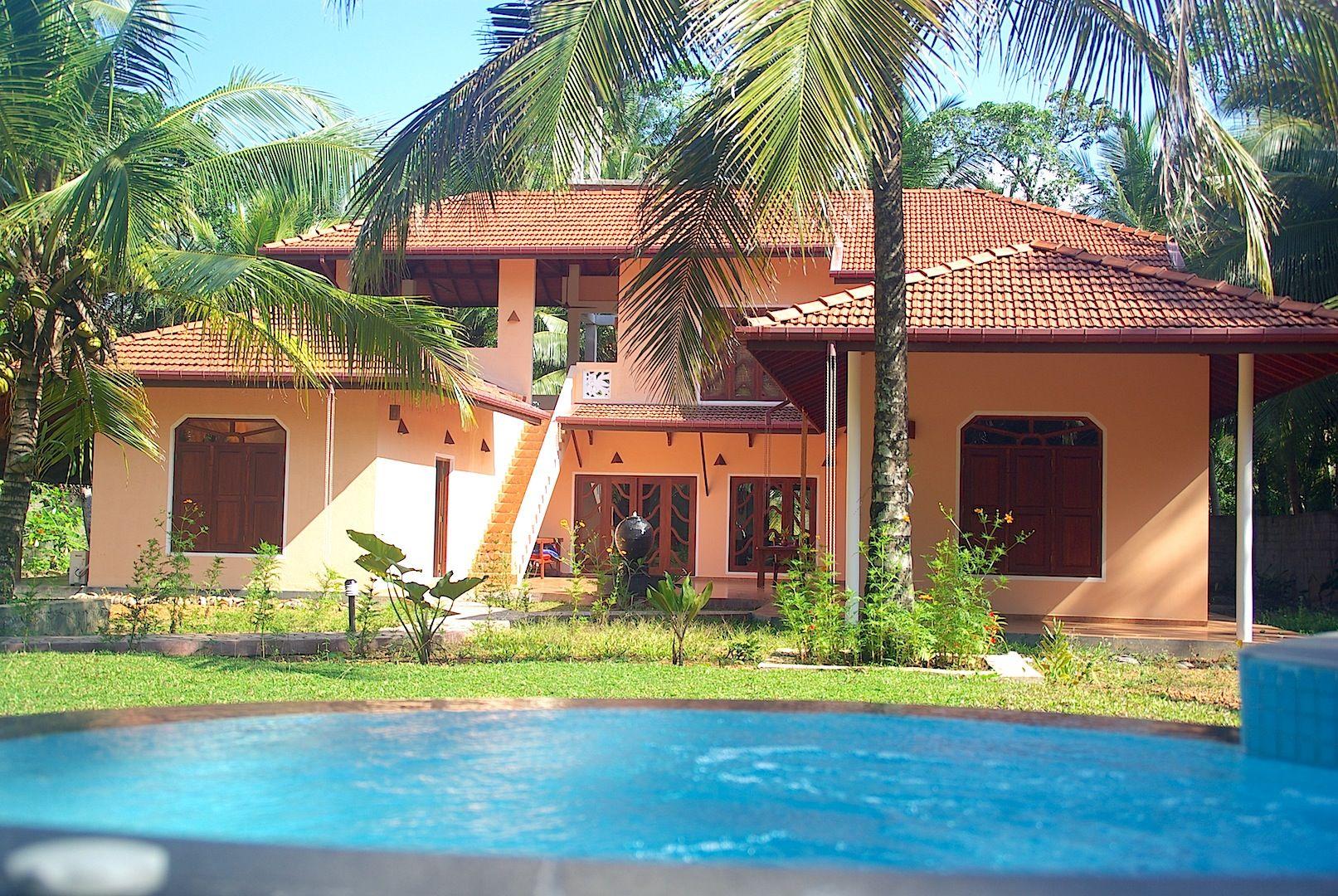 Gästezimmer für zwei Erwachsene und zwei  in Sri Lanka