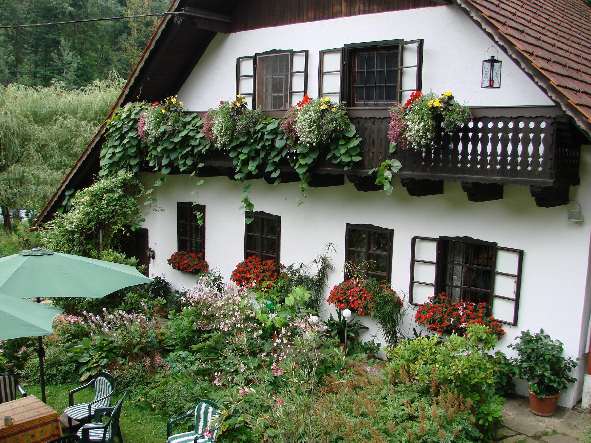 Komfortables Landhaus mit Gartengrundstück un Ferienhaus 