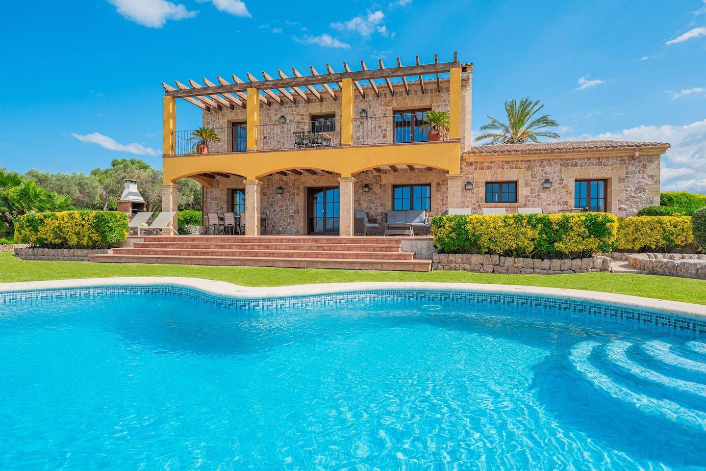 Ferienhaus mit Privatpool für 8 Personen ca.  Ferienhaus  Mallorca Nord