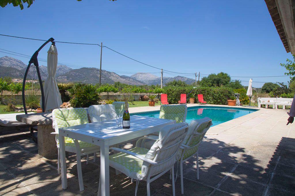 Gemütliches Ferienhaus mit Pool bei Selva Ferienhaus in Spanien