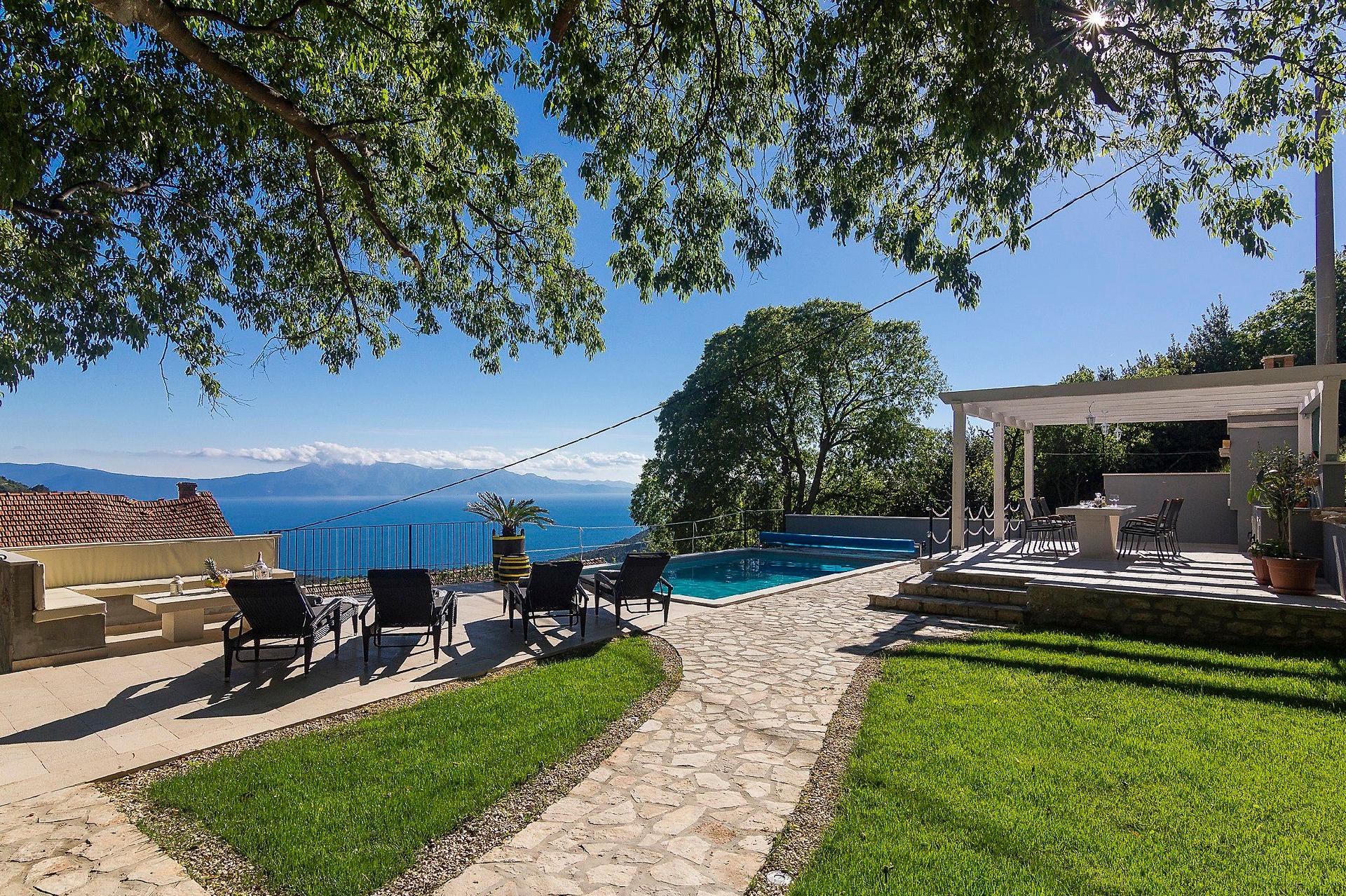 Schönes Steinhaus mit beheiztem Pool, Terrass Ferienhaus in Kroatien