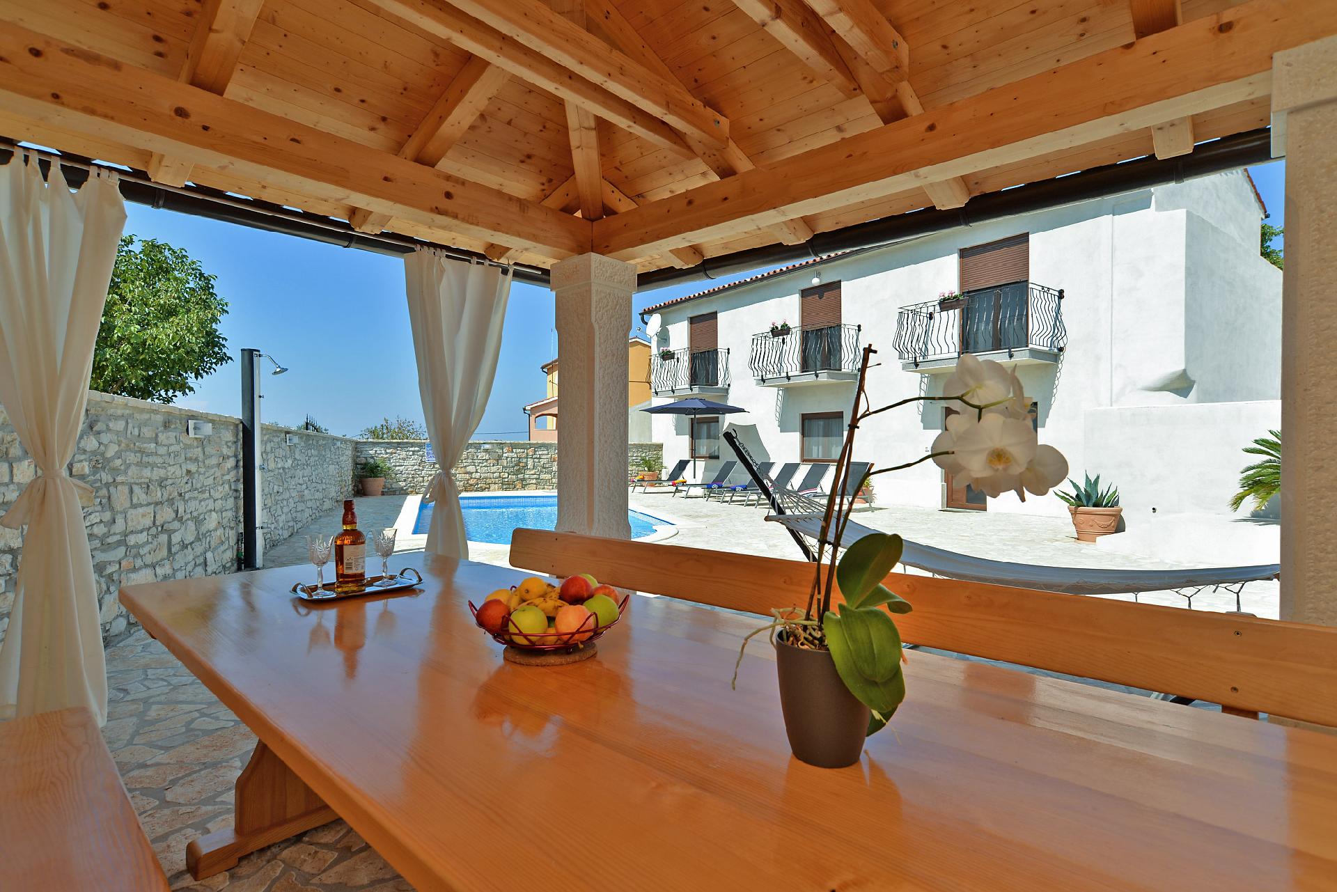 Ferienhaus mit Privatpool für 12 Personen ca.  in Kroatien