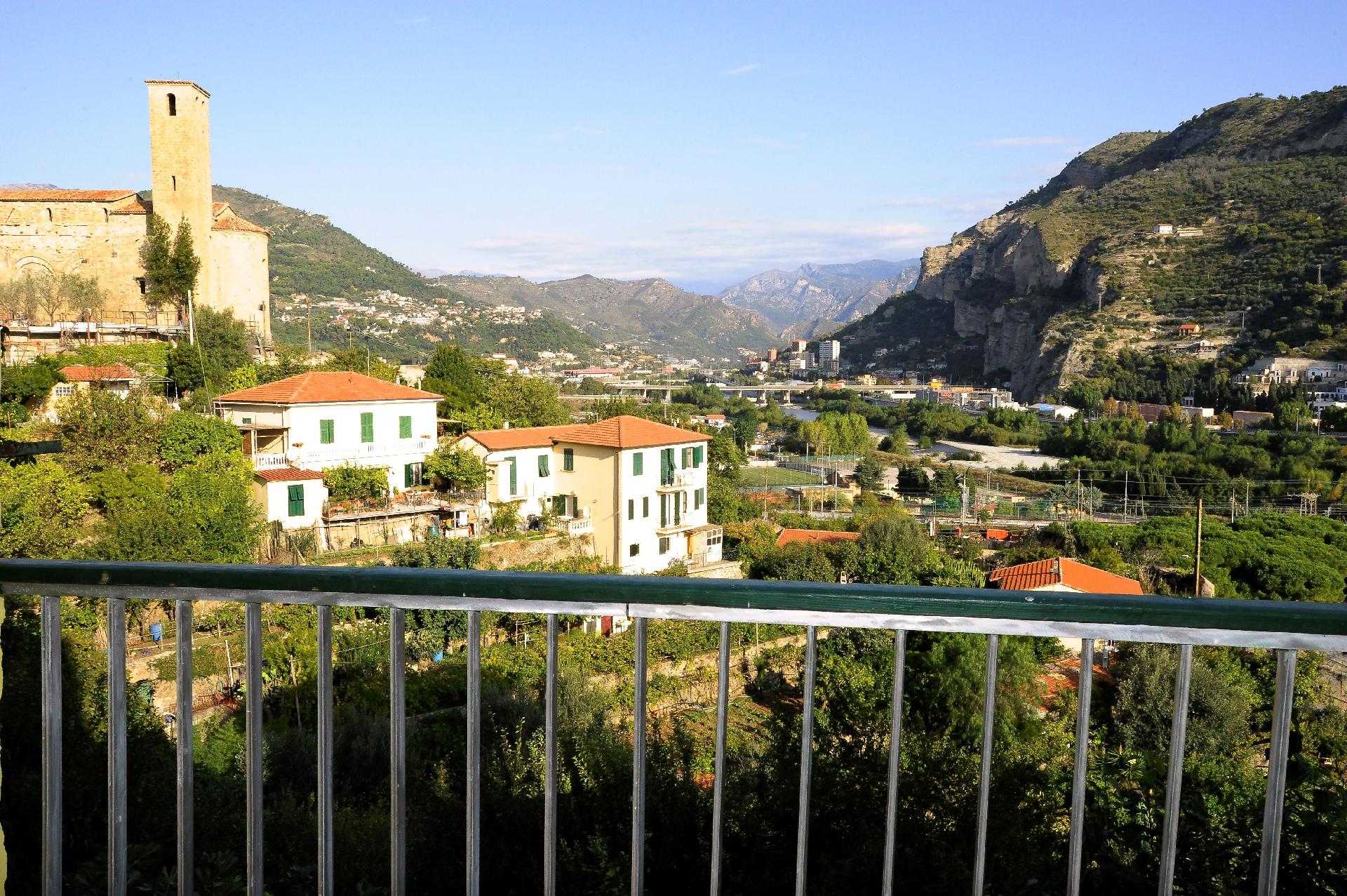 Ferienwohnung für 7 Personen ca. 100 m²  Ferienwohnung  Ventimiglia