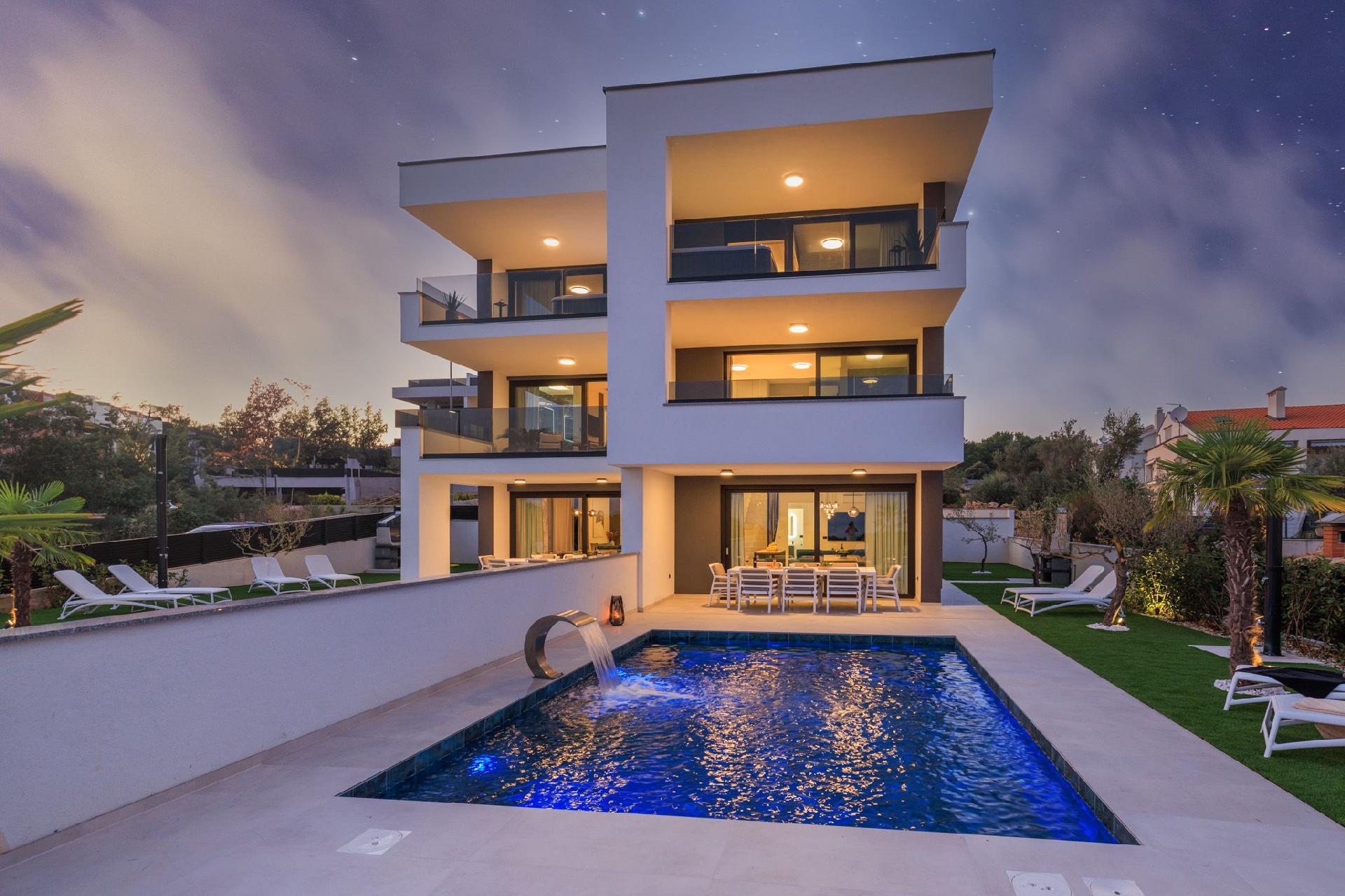 Neue moderne Villa mit Pool in der Nähe von d Ferienhaus  kroatische Inseln