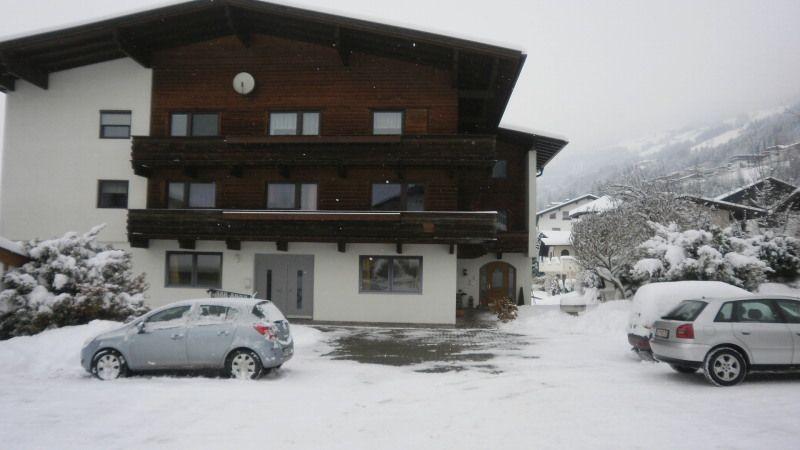 Ferienwohnung in ruhiger Lage für 5 Personen  Ferienwohnung  Tirol