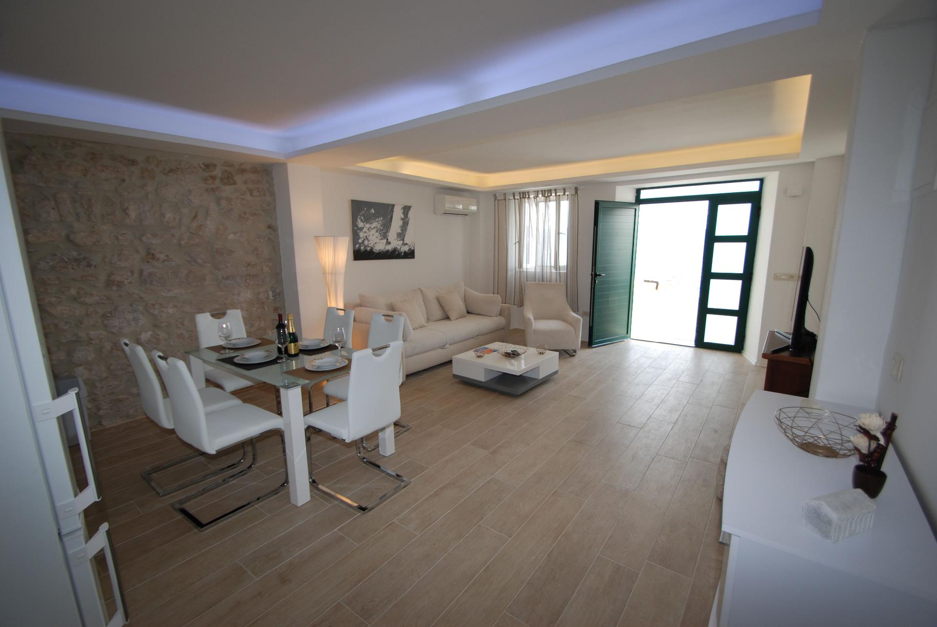 Ferienwohnung für 5 Personen ca. 80 m² i Ferienhaus  Makarska Riviera
