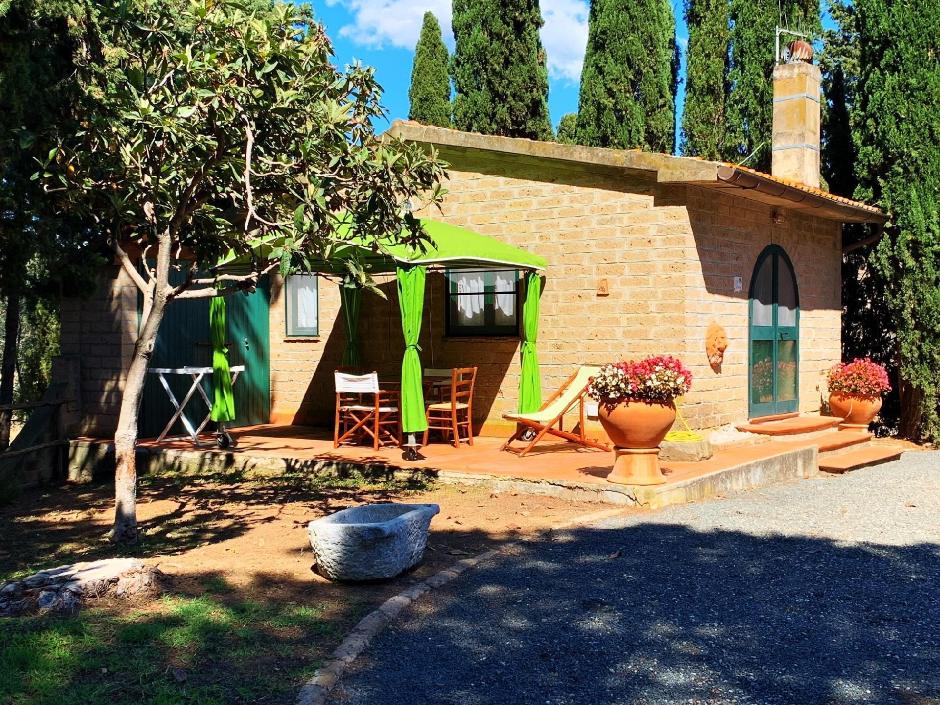 Kleines, unabhängiges Häuschen im Garten Ferienhaus in Italien