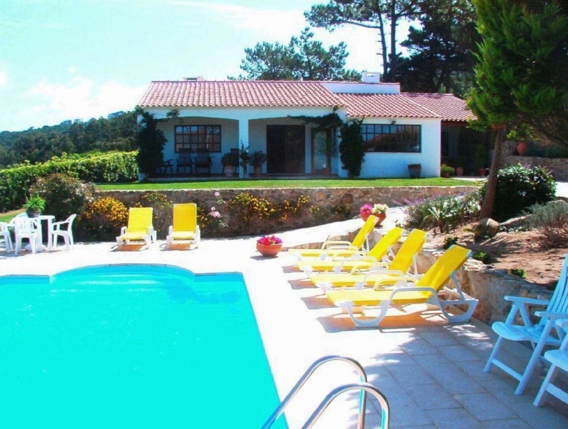 Ferienhaus in Colares mit Beheiztem Pool Ferienhaus in Portugal