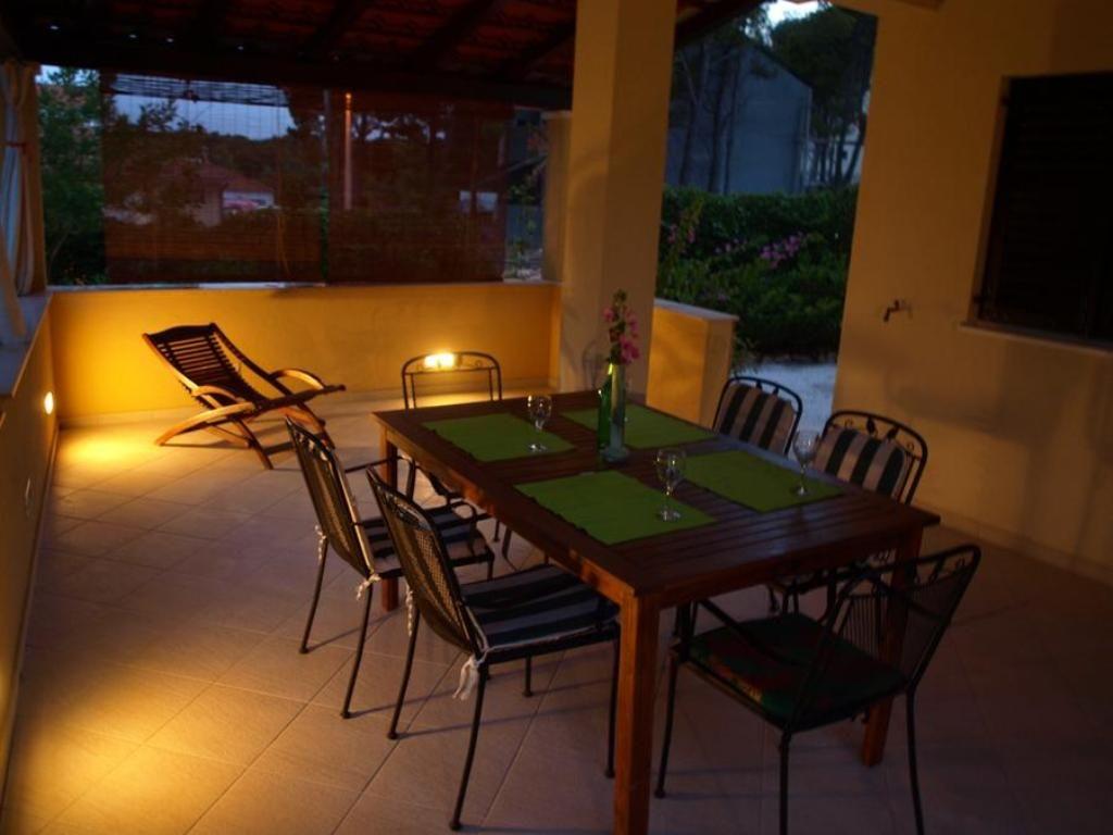 Ferienwohnung für 4 Personen ca. 60 m² i Ferienhaus  Insel Brac