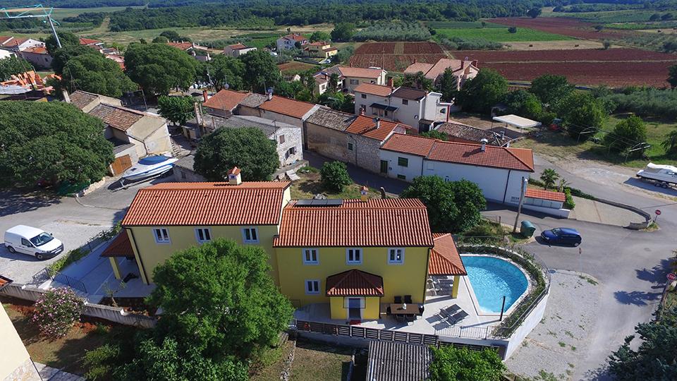 Ferienhaus mit Privatpool für 16 Personen ca.  in Istrien