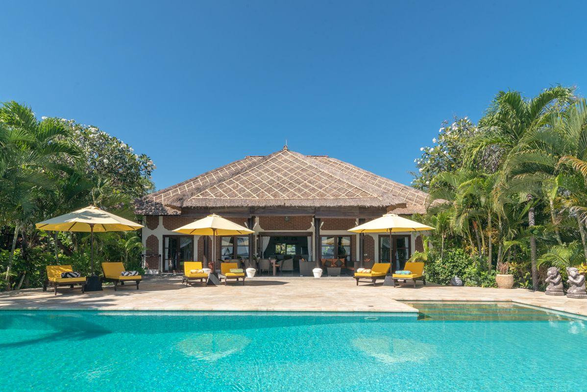 Luxuriöse Strandvilla mit Meerblick, privatem Ferienhaus  Bali