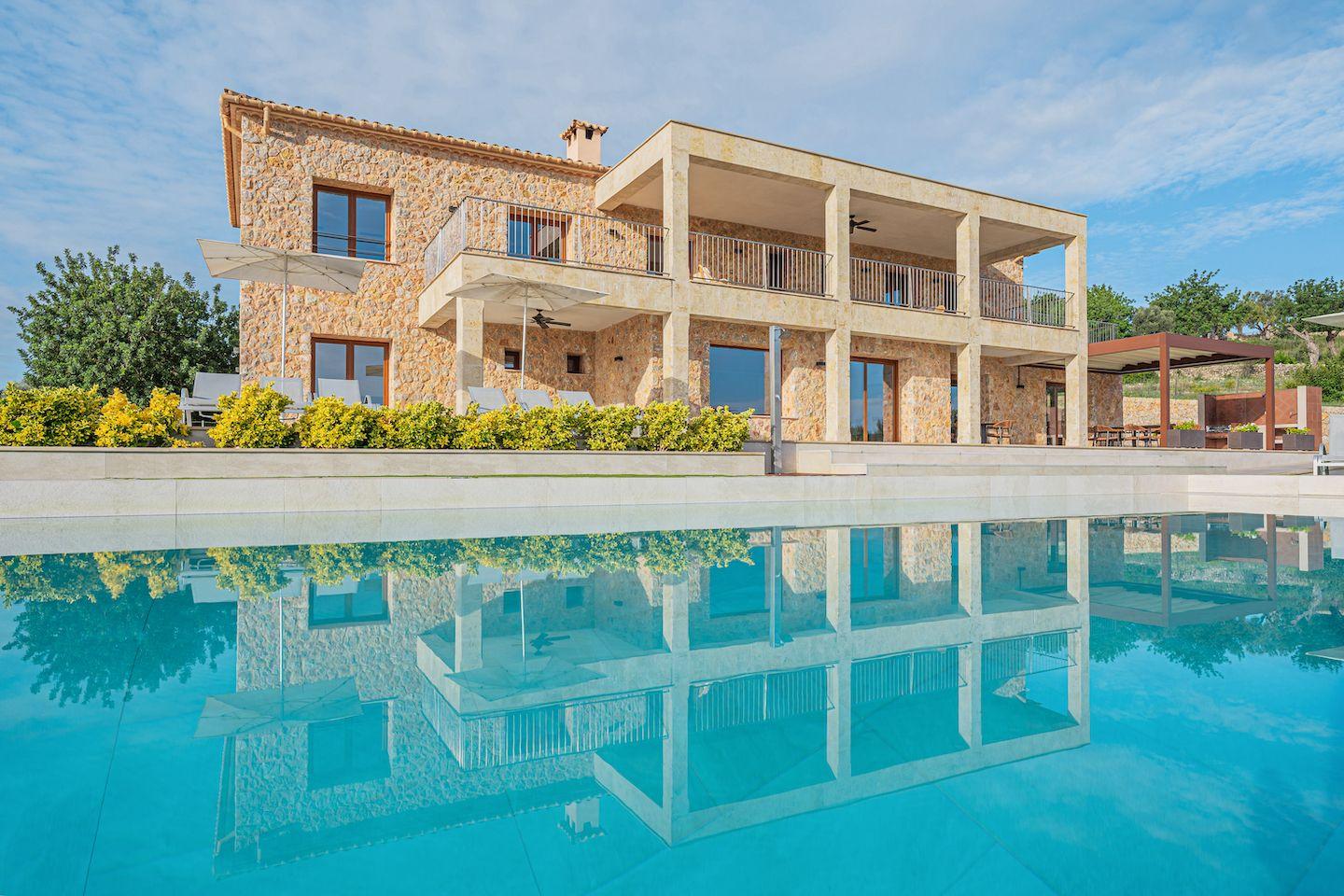 Ferienhaus mit Privatpool für 14 Personen ca. Ferienhaus  Mallorca