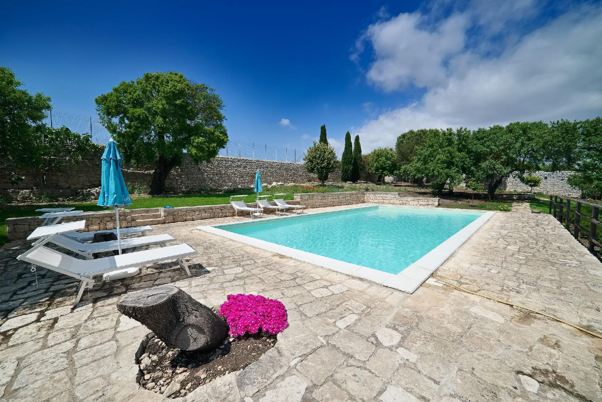 Scifazzo, typisch sizilianische Villa mit Swimming  