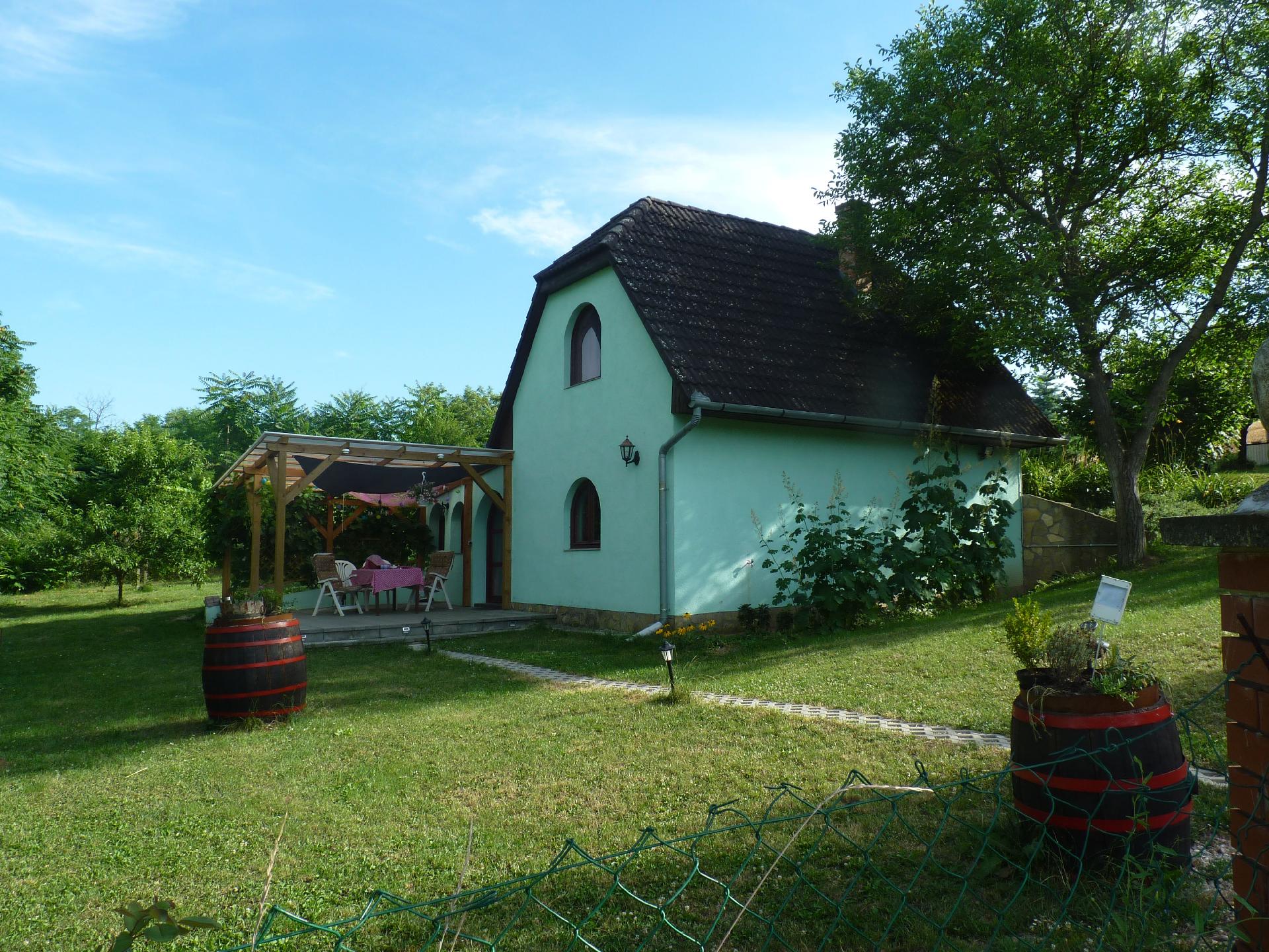 Gemütliche Weinpinze 70m2 mit Free Wifi und P Ferienhaus in Ungarn