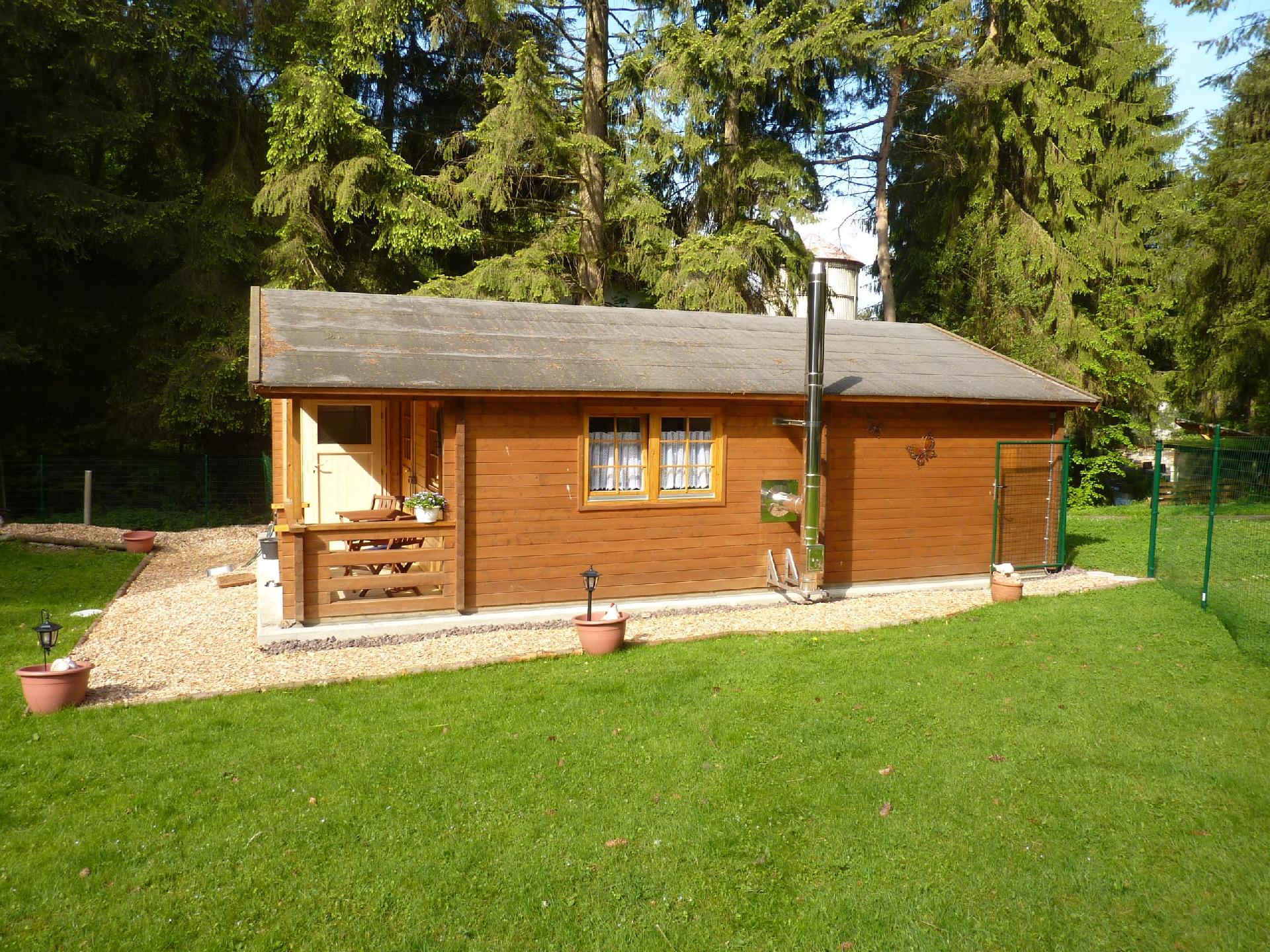 Holz-Blockhaus für vier Personen mit Terrasse Ferienhaus  Hunsrück